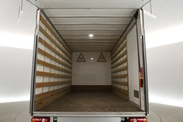 Volkswagen Crafter view 3