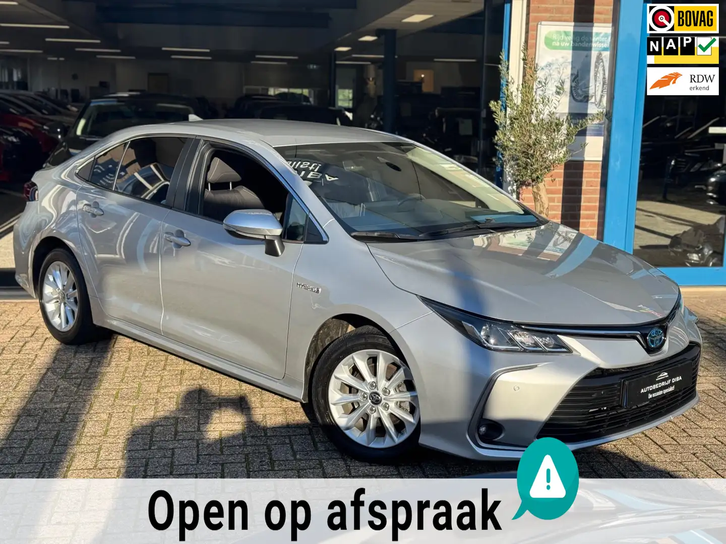 Toyota Corolla 1.8 Hybrid Business 2021 AUT NAVI CAMERA NAP! Grigio - 1