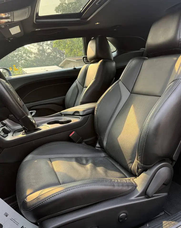 Dodge Challenger 2023 — фото 14