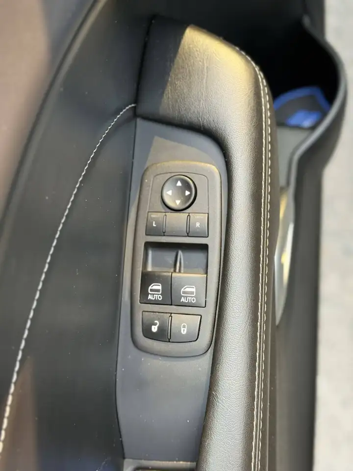 Dodge Challenger 2023 — фото 12