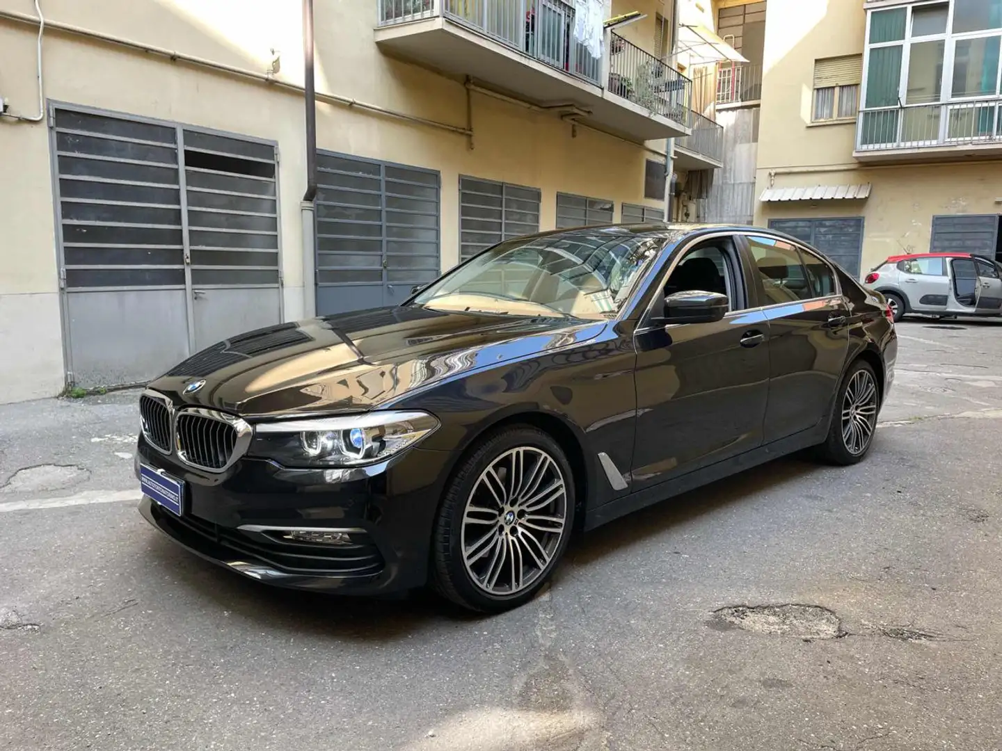 BMW 520 d Efficient Dynamics Sport Nero - 1