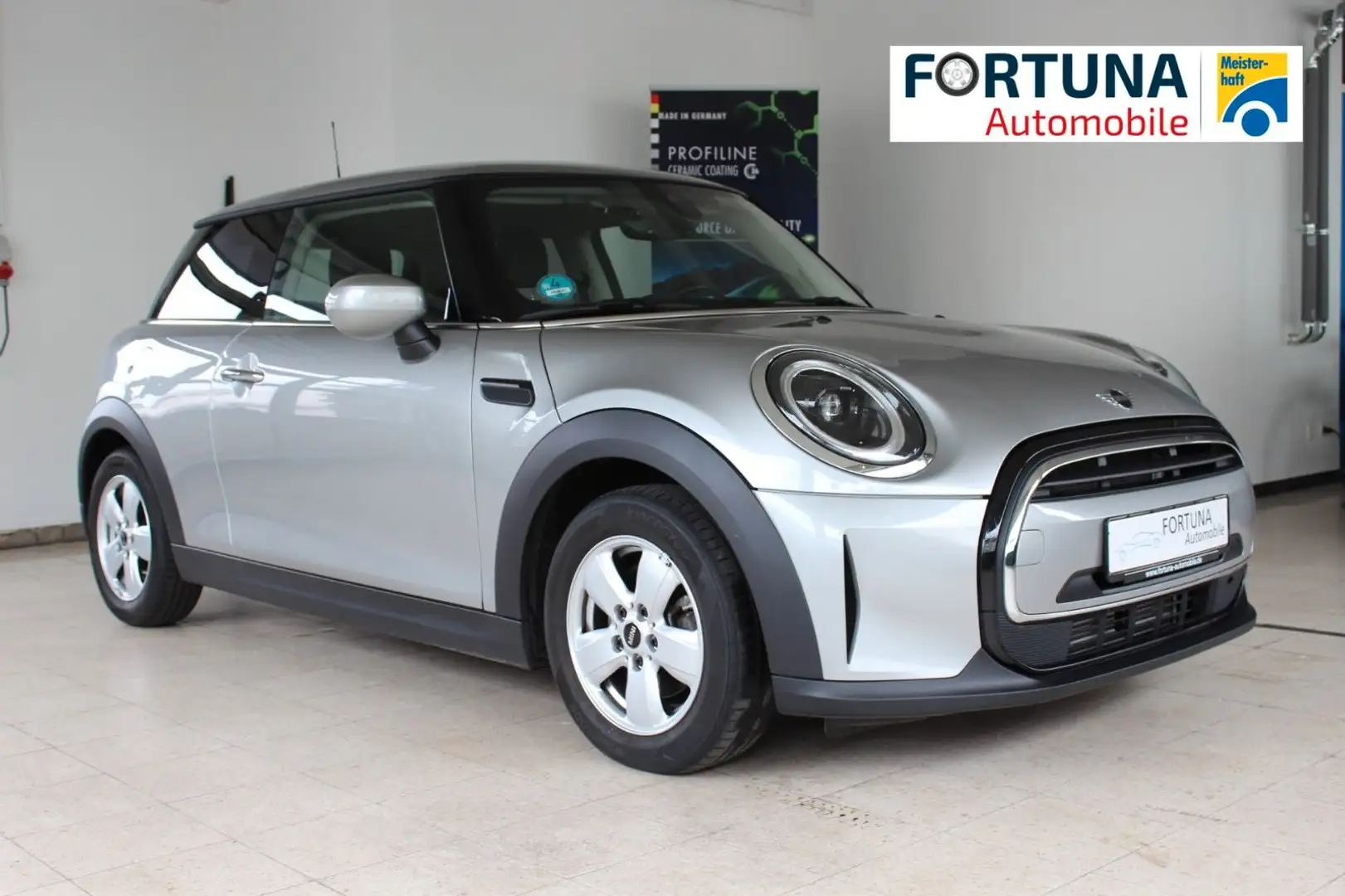 MINI Cooper Essential Trim Navi LED Kamera Argent - 1