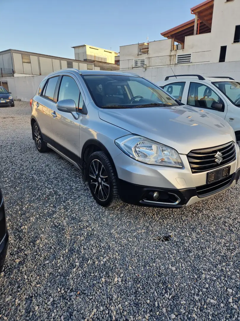 Suzuki SX4 S-Cross 1.6 vvt Top s&s 2wd Silber - 1