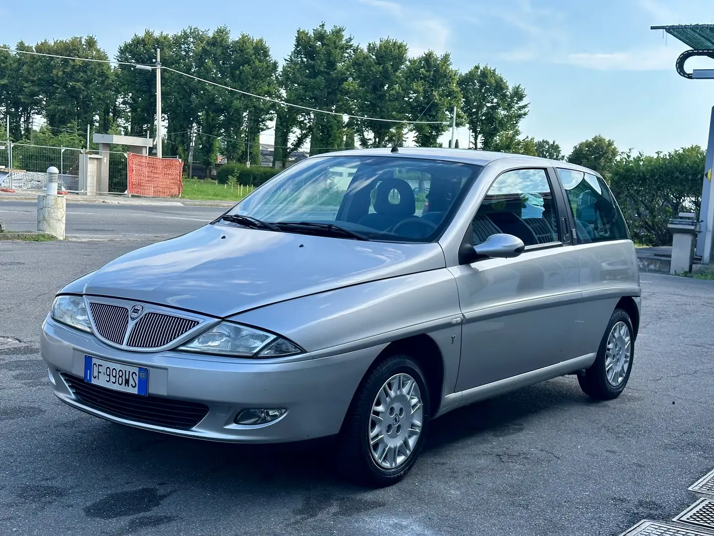 Lancia Y 1.2 8v LS c/airbag NUOVA SOLO 34mila km NEOPATENTA - 1
