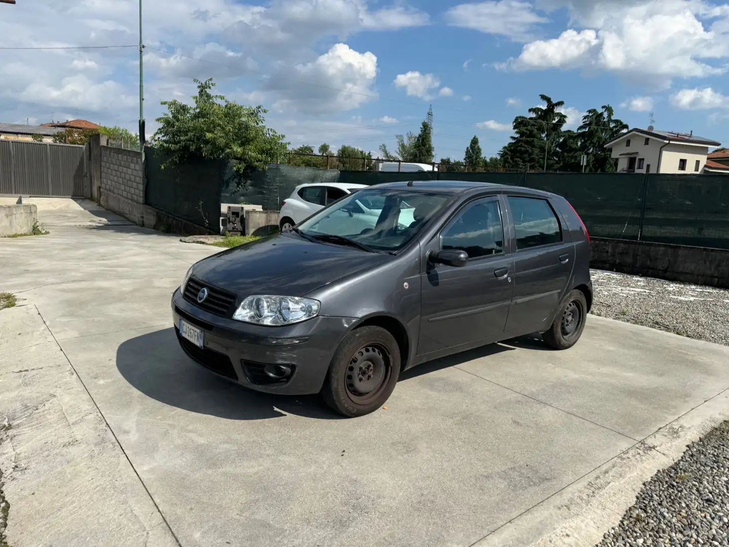Fiat Punto 1.2i cat 5 porte ELX Grijs - 2