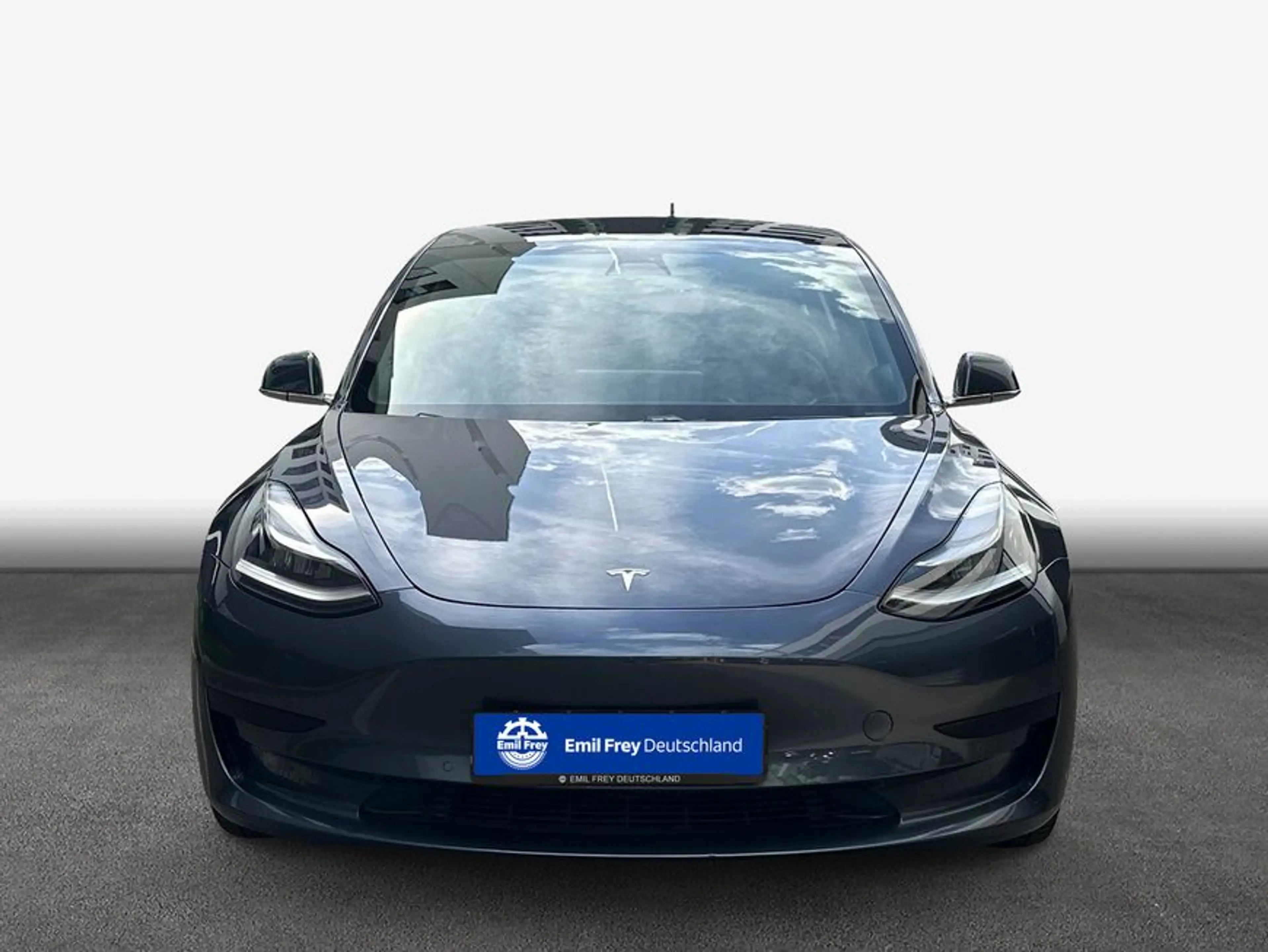 Tesla Model 3 Standard Reichweite Plus Hinterradantrieb — photo 3