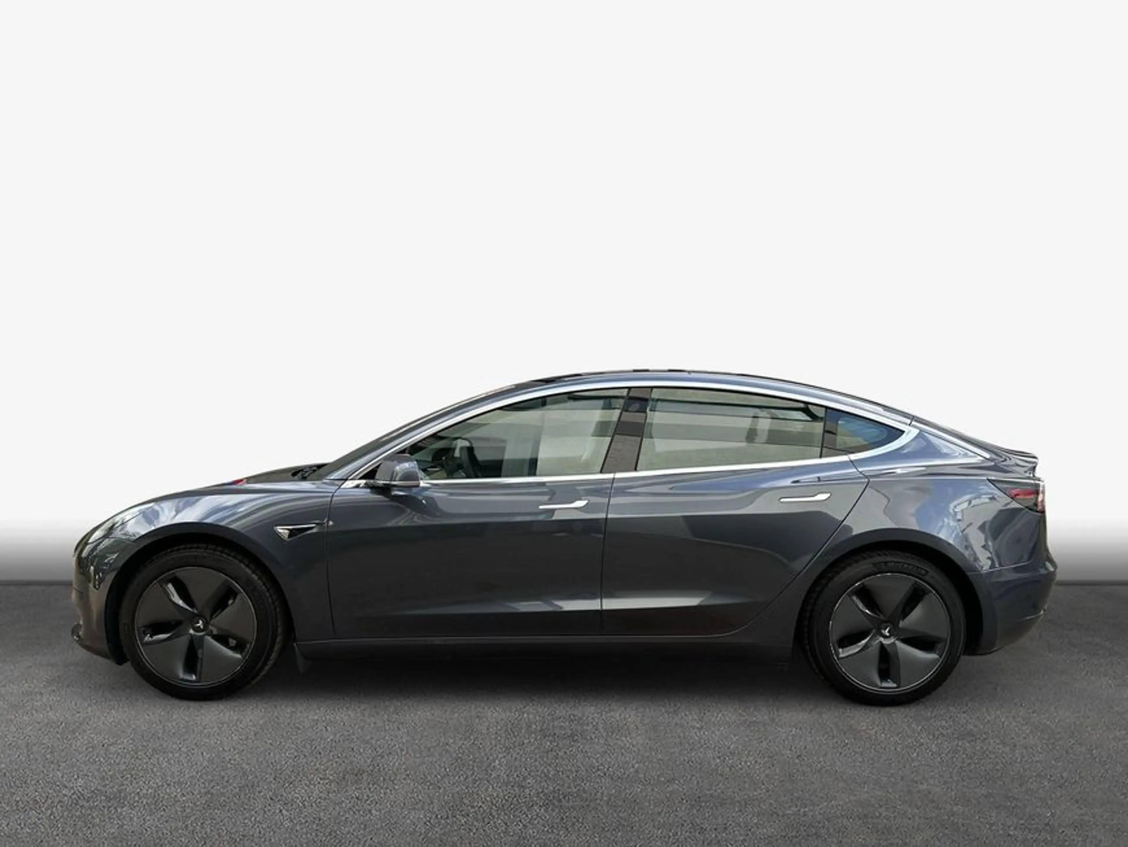 Tesla Model 3 Standard Reichweite Plus Hinterradantrieb — photo 5