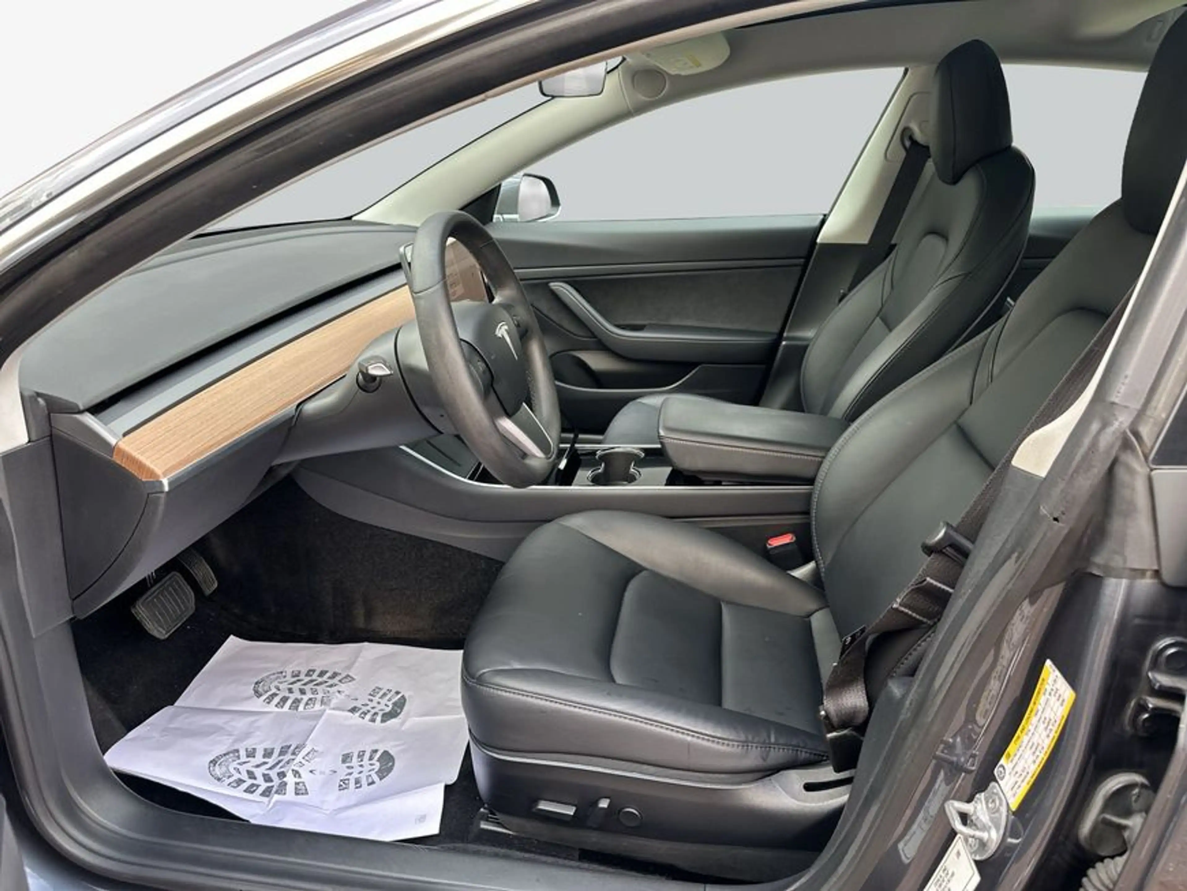 Tesla Model 3 Standard Reichweite Plus Hinterradantrieb — photo 10
