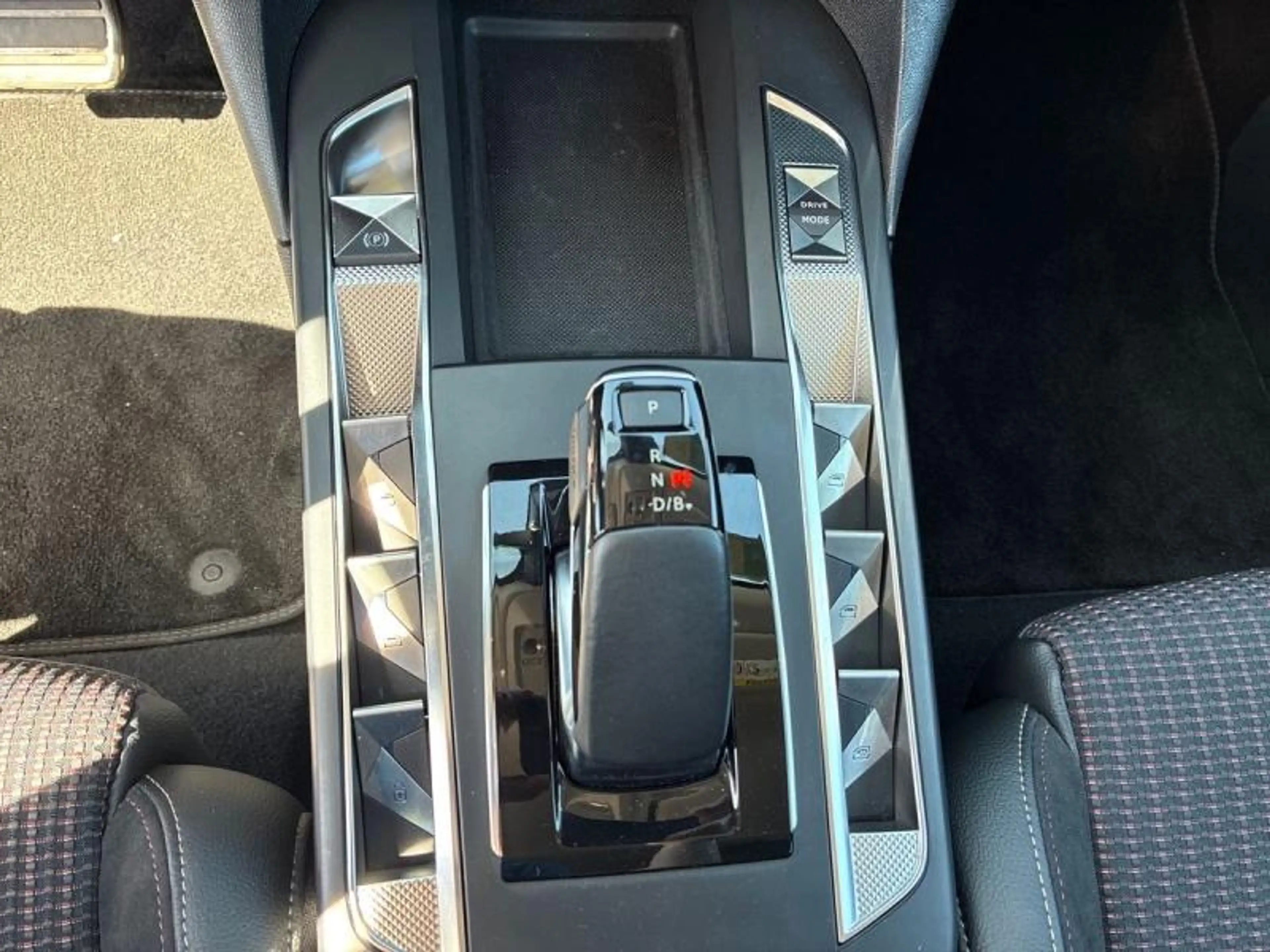 DS Automobiles DS 3 E-Tense 156ch Performance Line + — photo 13