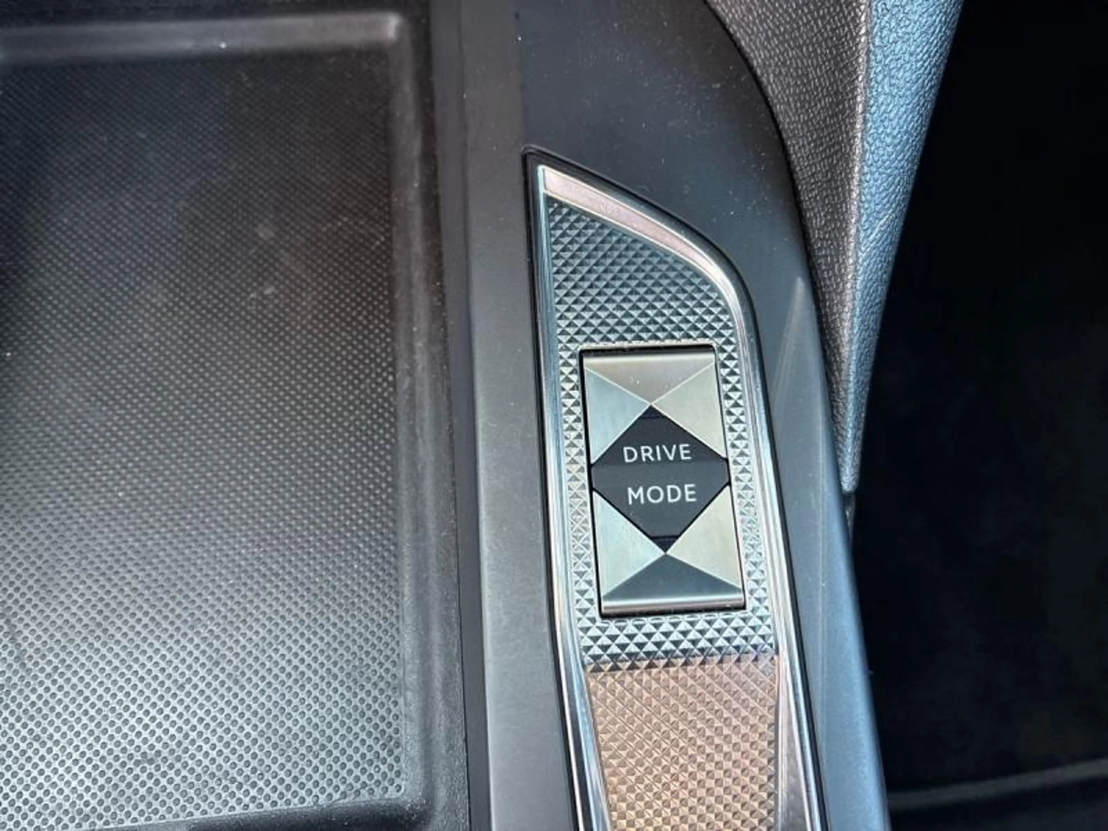 DS Automobiles DS 3 E-Tense 156ch Performance Line + — photo 14