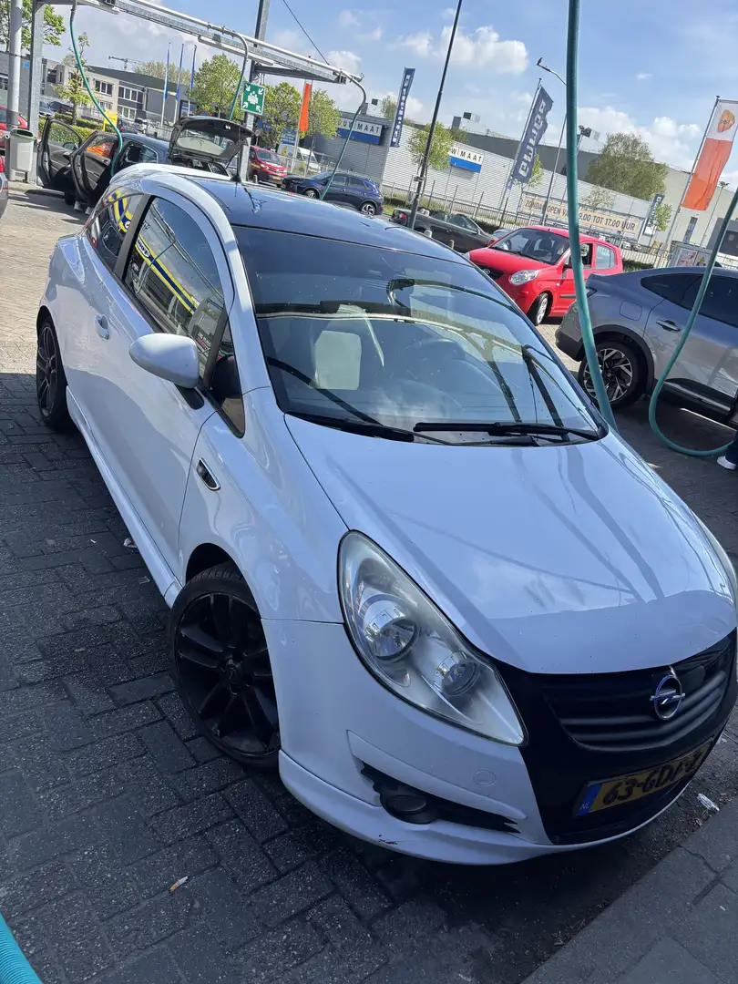 Opel Corsa 1.4-16V Enjoy Fehér - 1