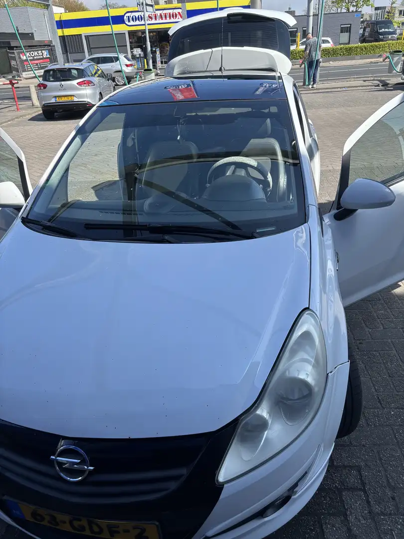 Opel Corsa 1.4-16V Enjoy Fehér - 2