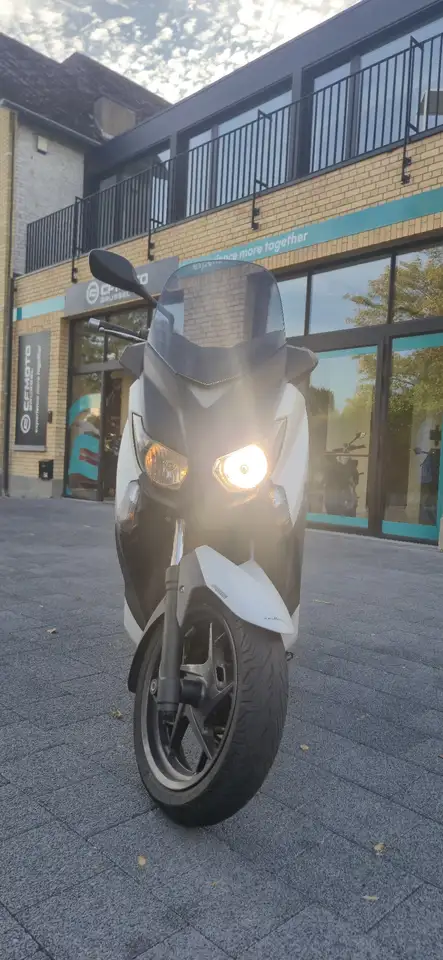 Yamaha X-Max 250