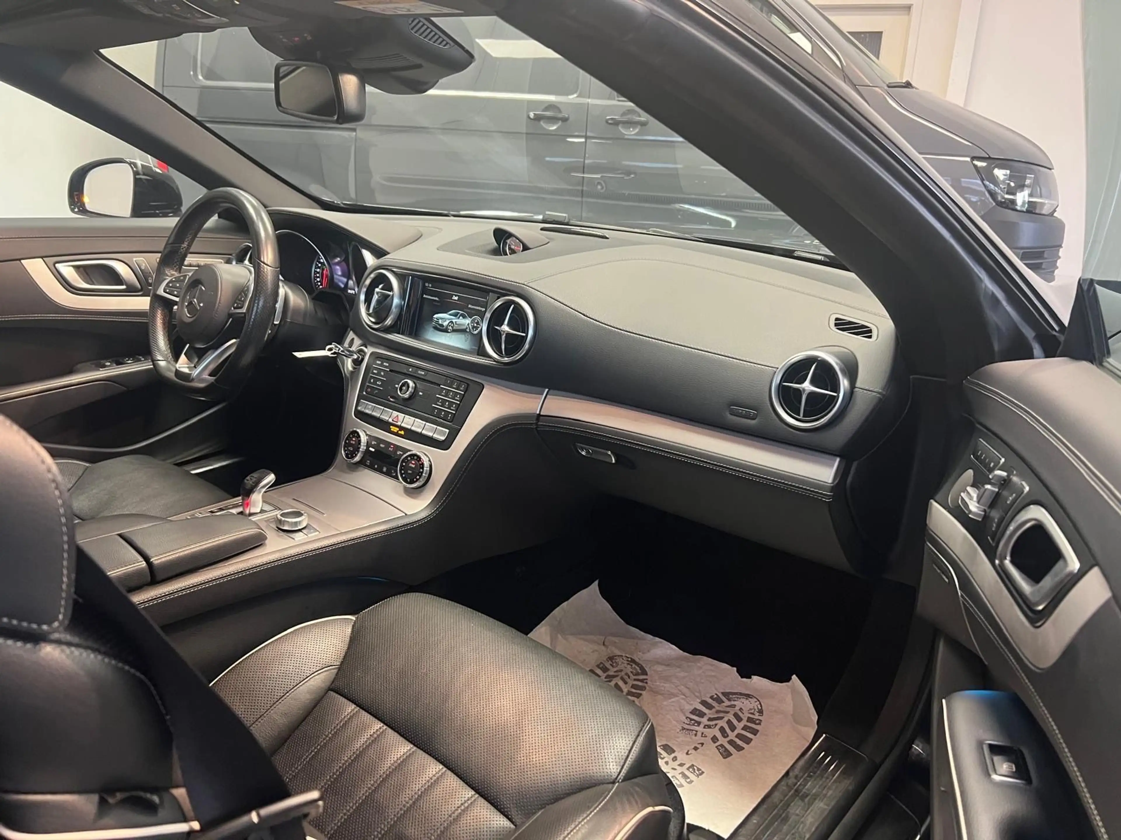 Mercedes-Benz SL 400 *LEDER*NAVI COMAND*PANO*19 Z*LED*AMG LINE* — photo 3