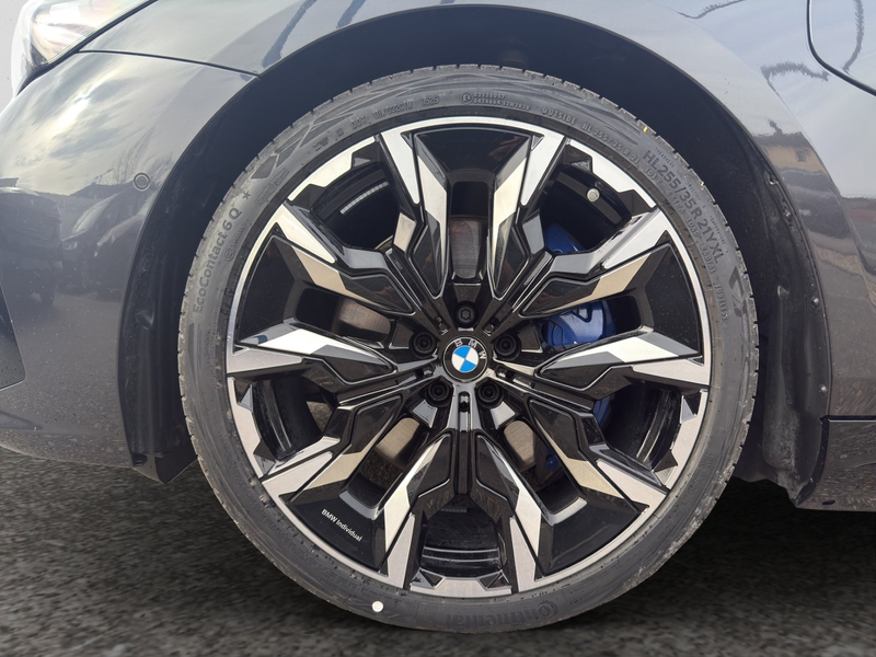 BMW 550 e xDrive — photo 7