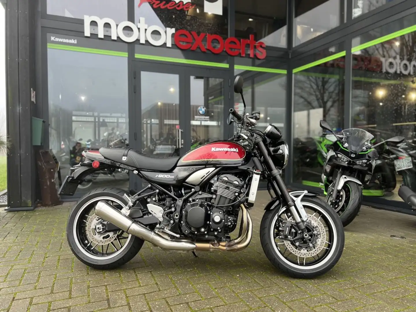 Kawasaki Z900RS - 1