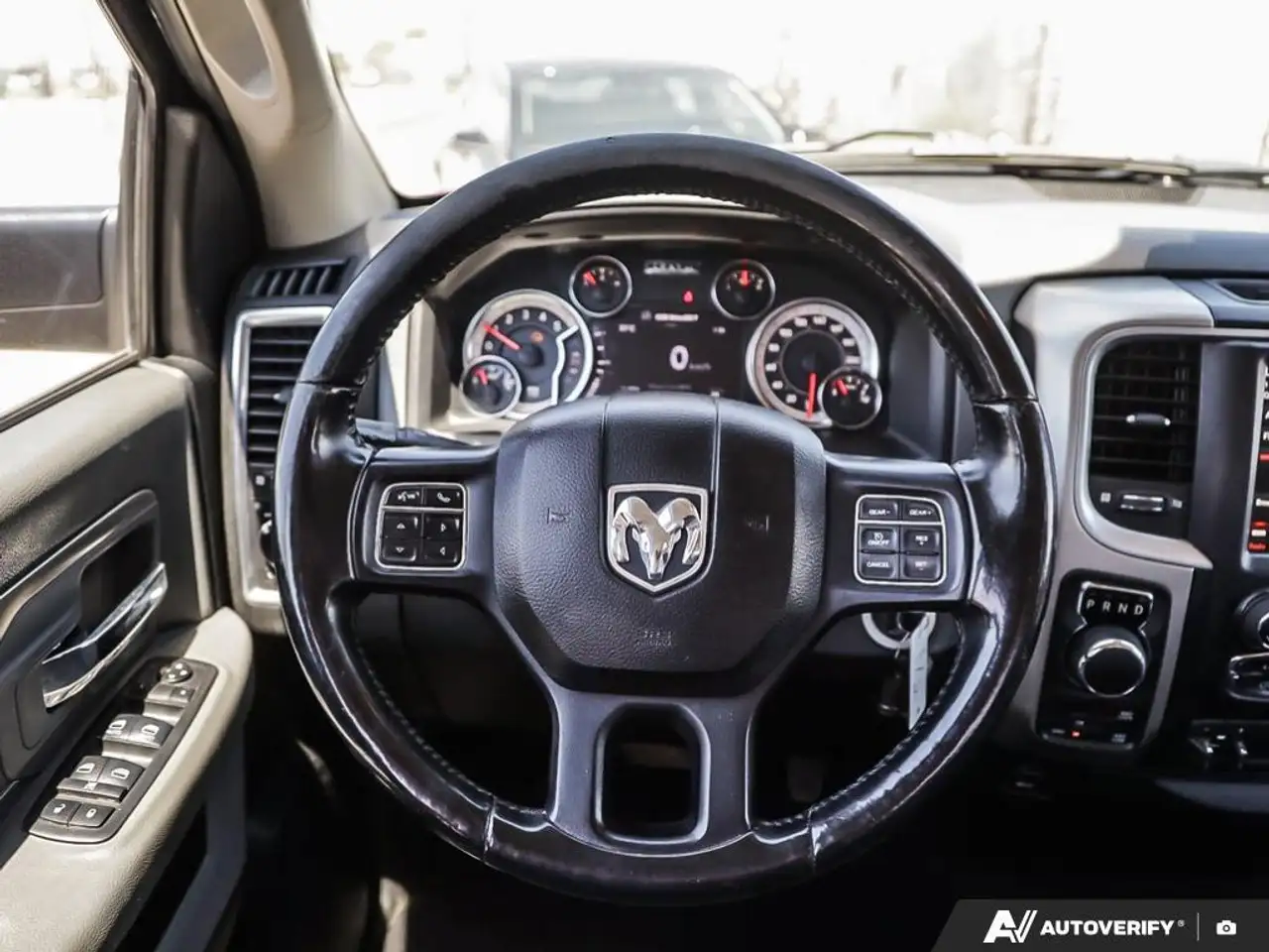 RAM 1500 снимка RAM 1500
