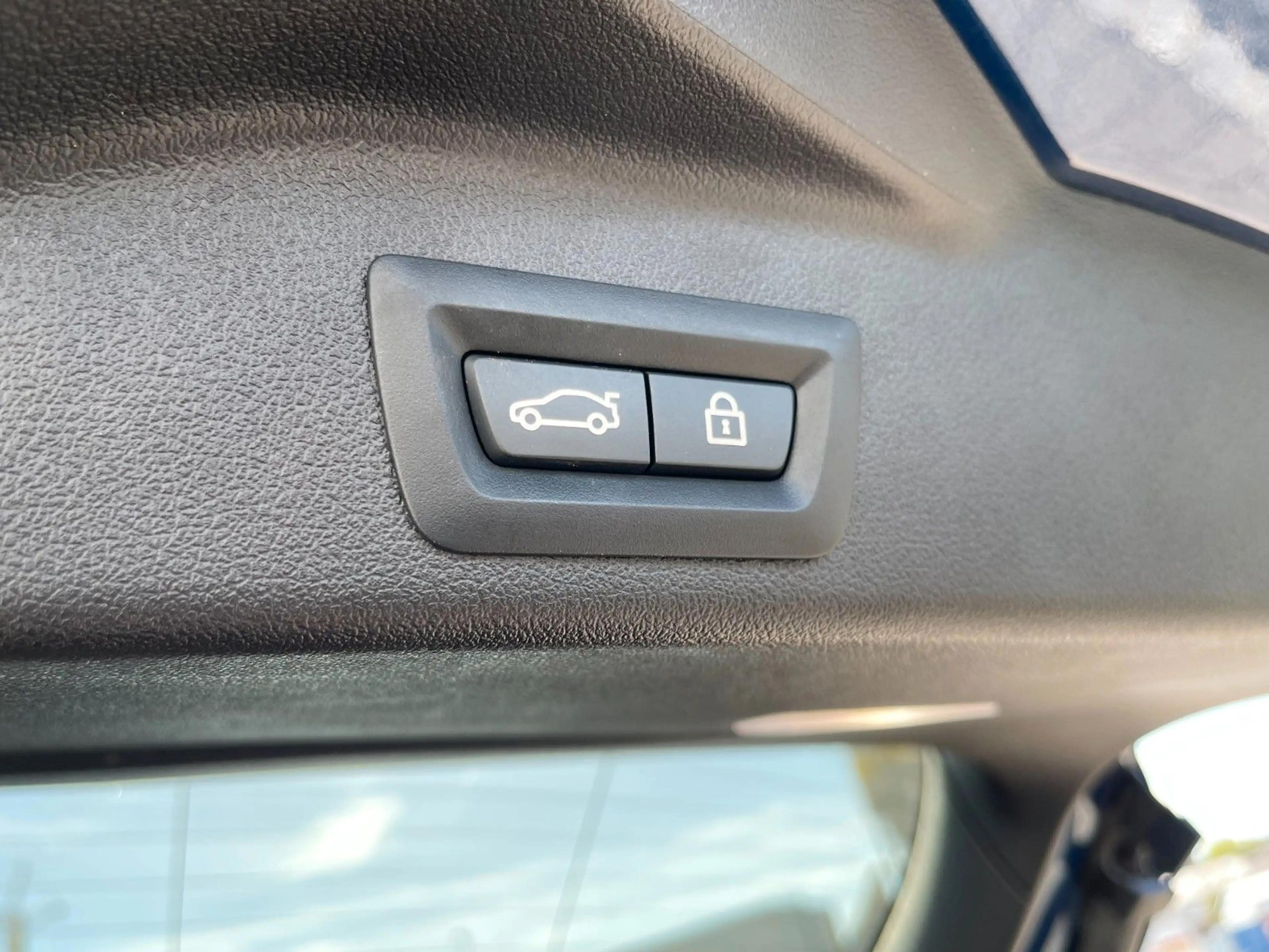 BMW X5 xDrive40i — photo 10
