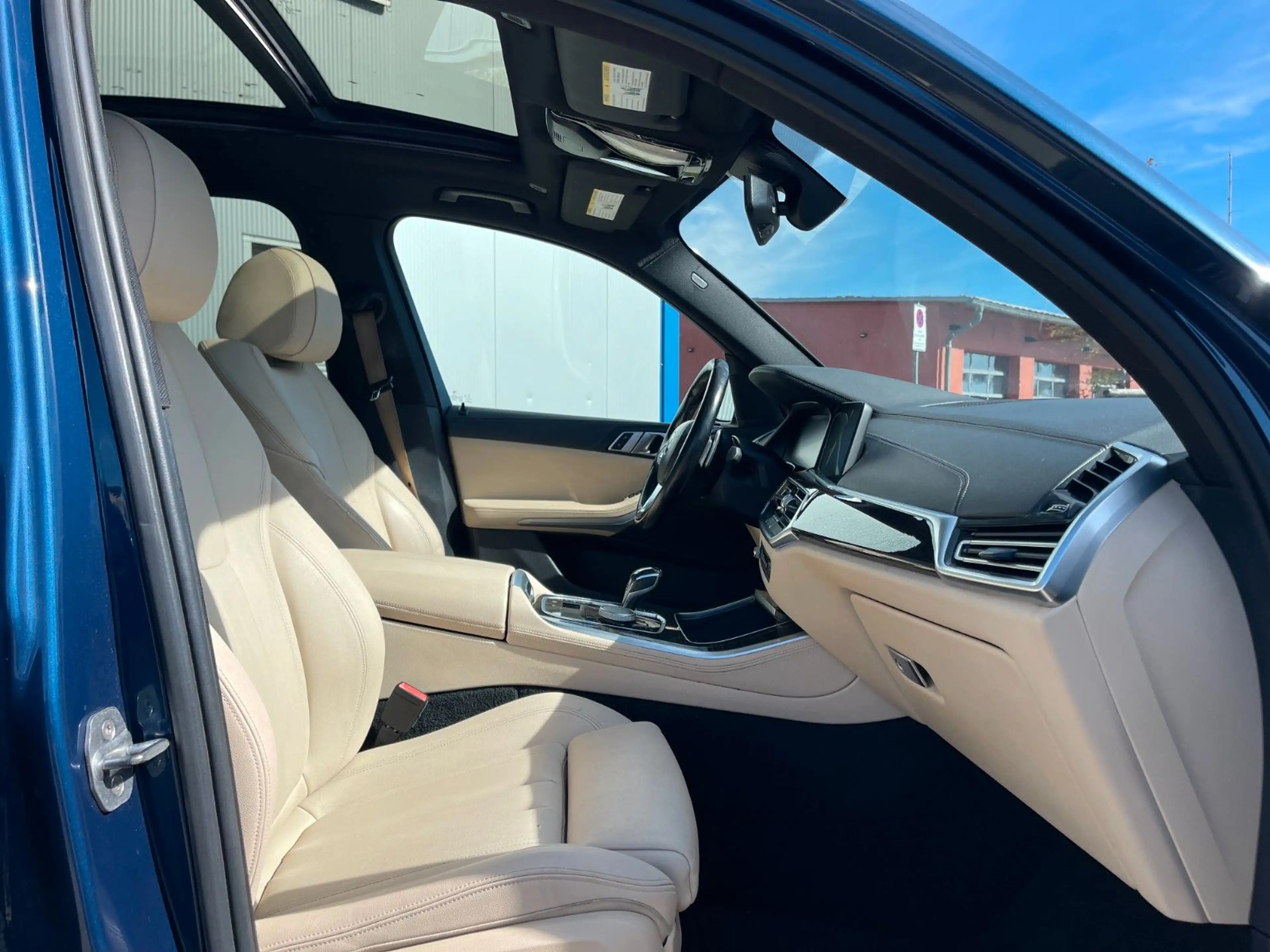 BMW X5 xDrive40i — photo 14