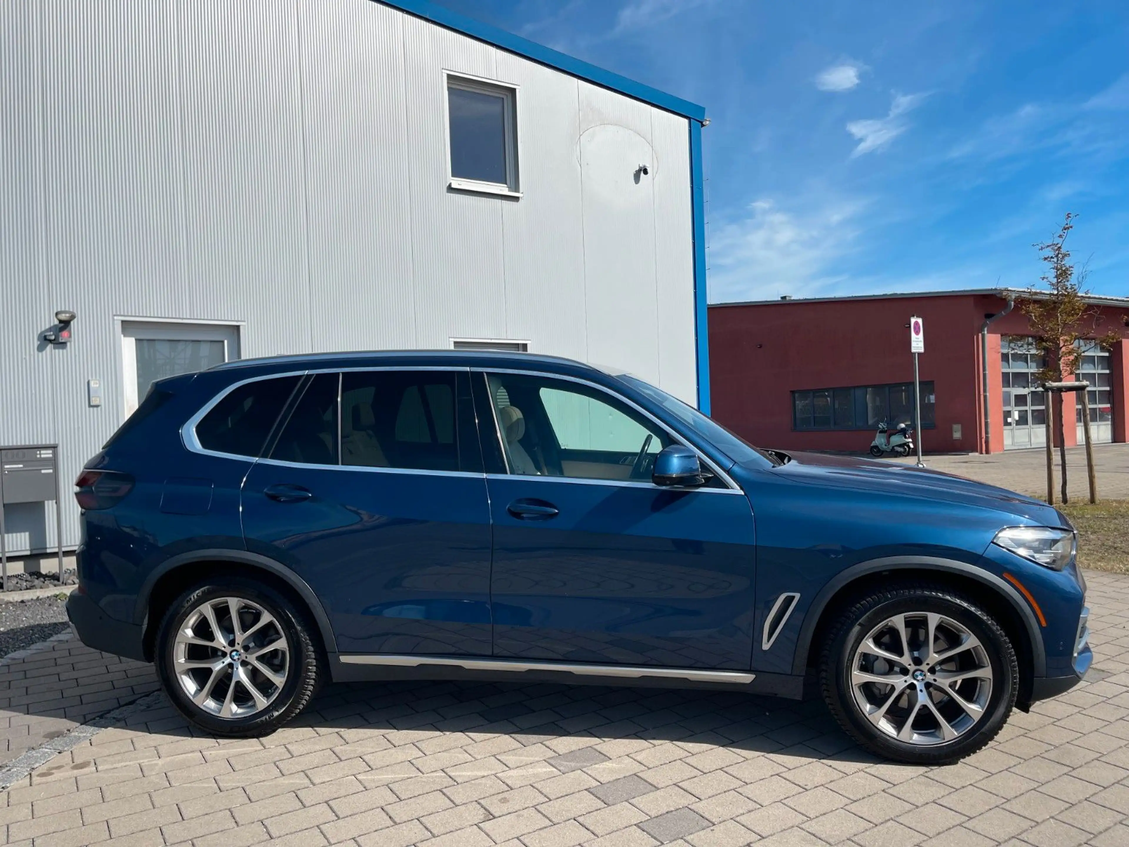 BMW X5 xDrive40i — photo 5
