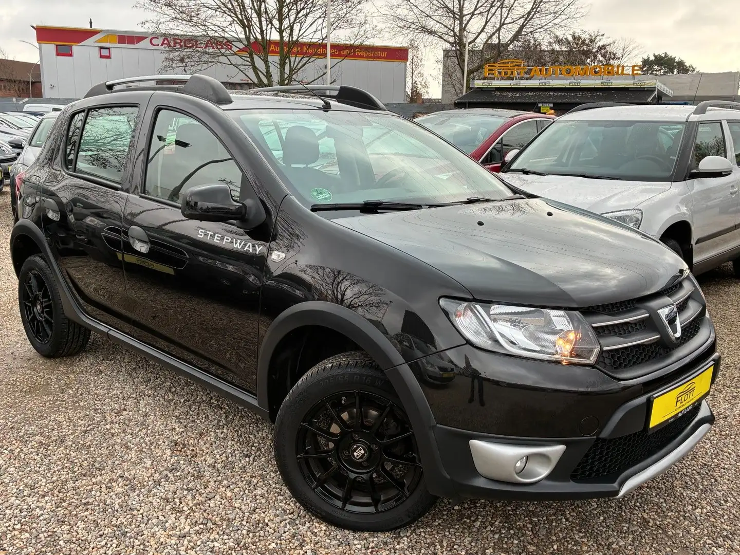 Dacia Sandero II Stepway *1.HD*NAVI*Klima*TÜV NEU Schwarz - 1