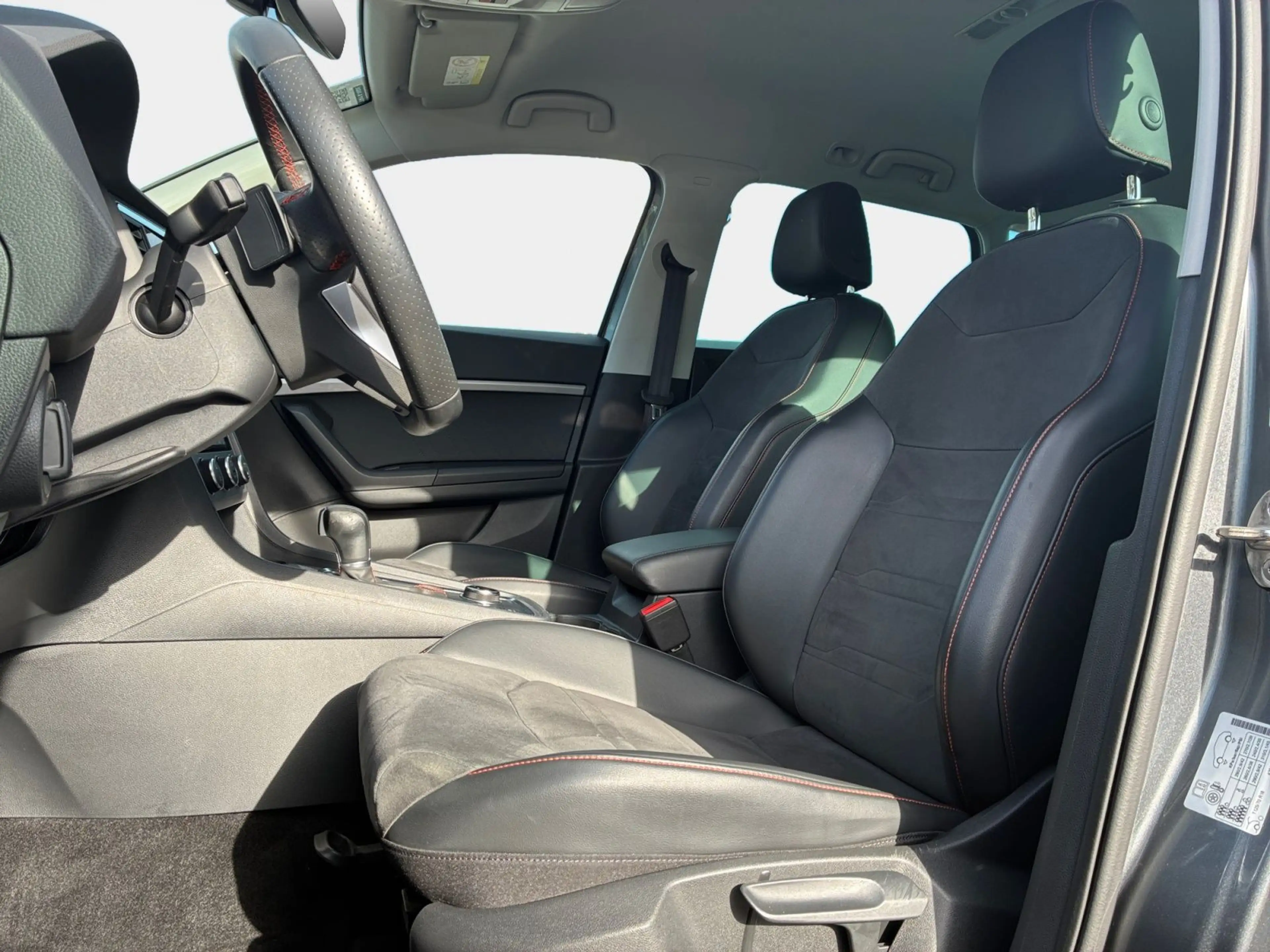 SEAT Ateca 2.0 TDI DSG FR Navi SHZ — photo 9