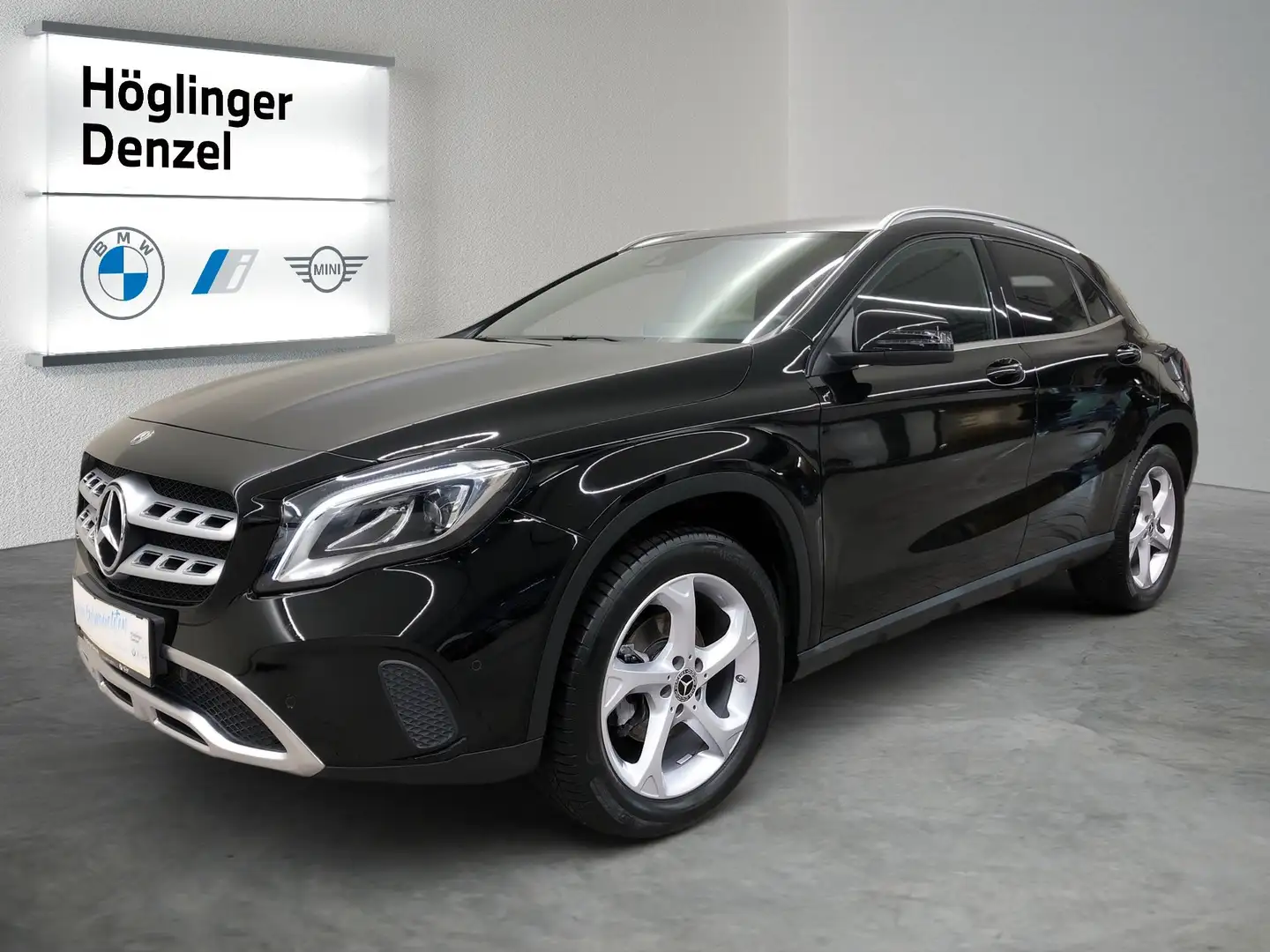Mercedes-Benz GLA 180 GLA 180 Schwarz - 2