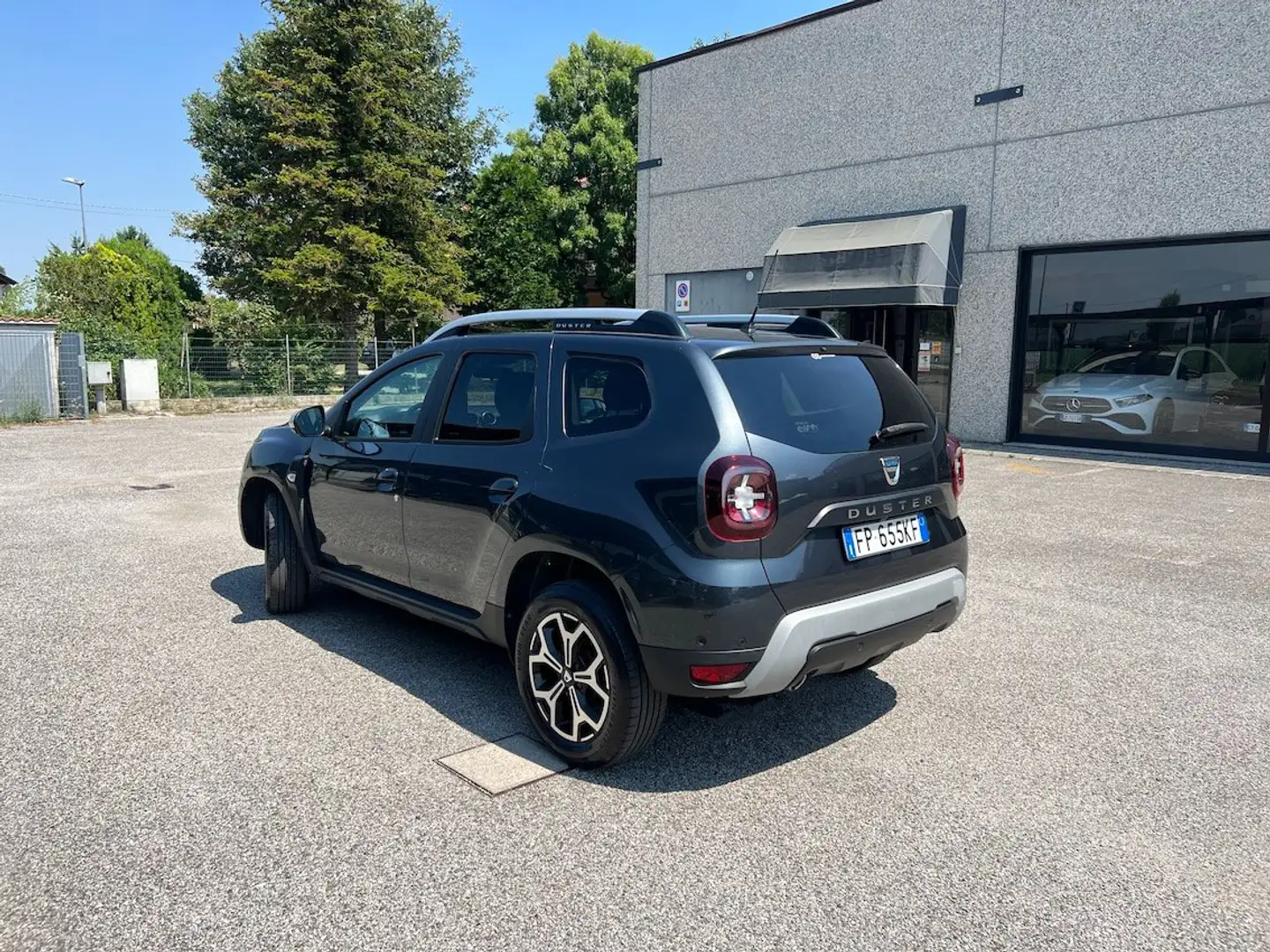 Dacia Duster 1.5 dci Laureate C. Automatico - Neopatentati Grigio - 2