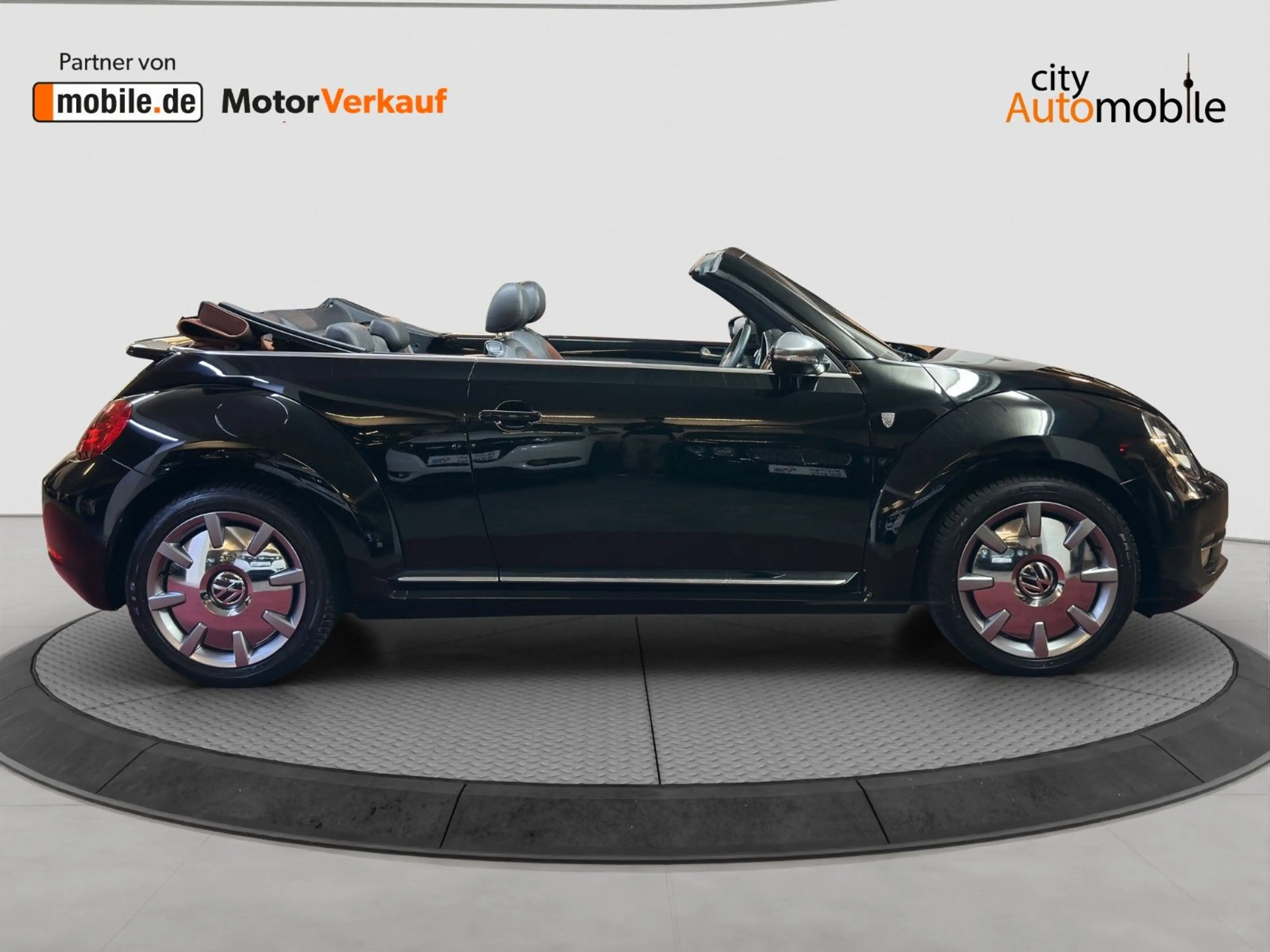 Volkswagen Beetle Cabriolet Karmann/Alcantara/Bi-Xenon/Navi — photo 6