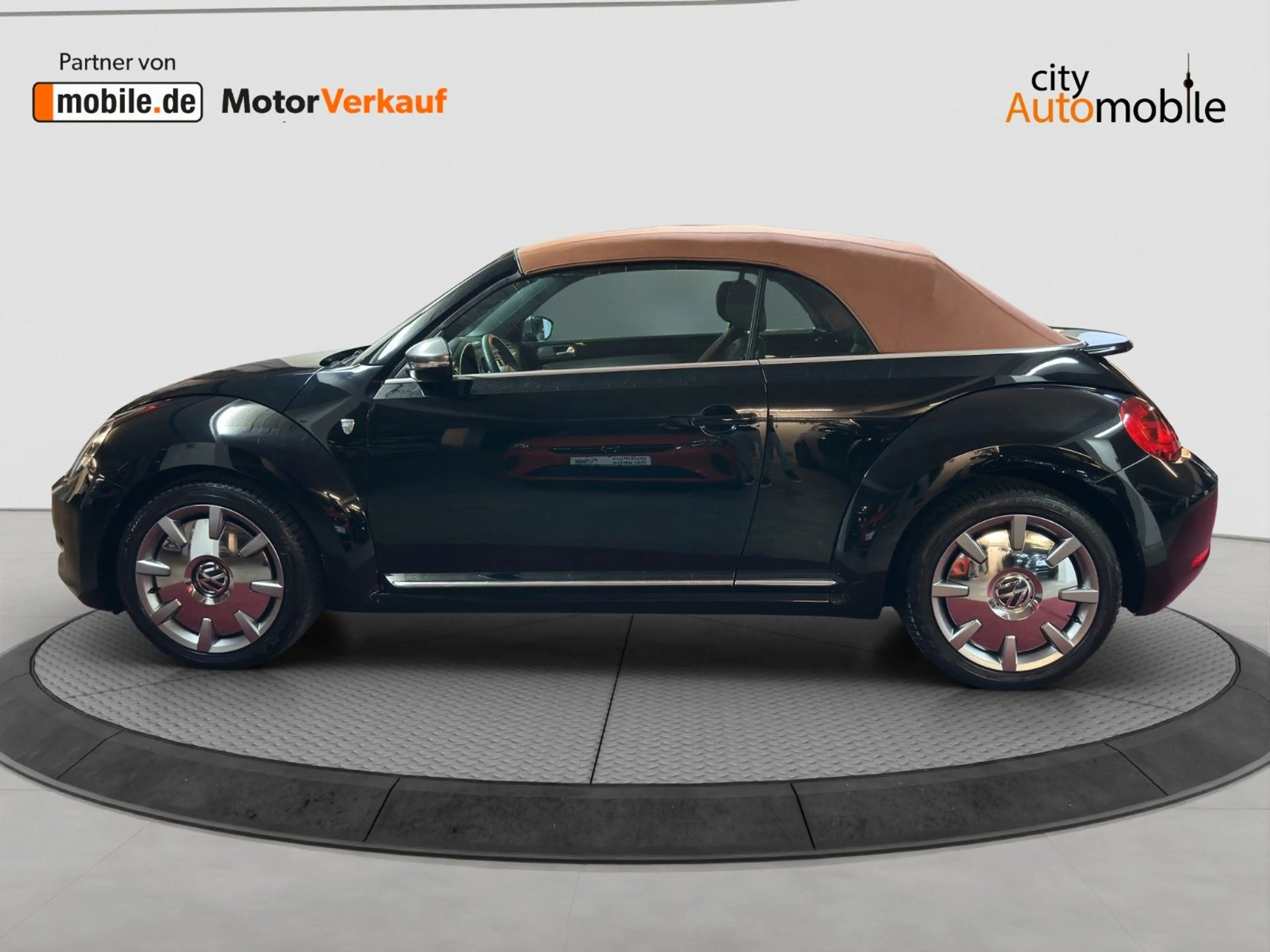Volkswagen Beetle Cabriolet Karmann/Alcantara/Bi-Xenon/Navi — photo 2