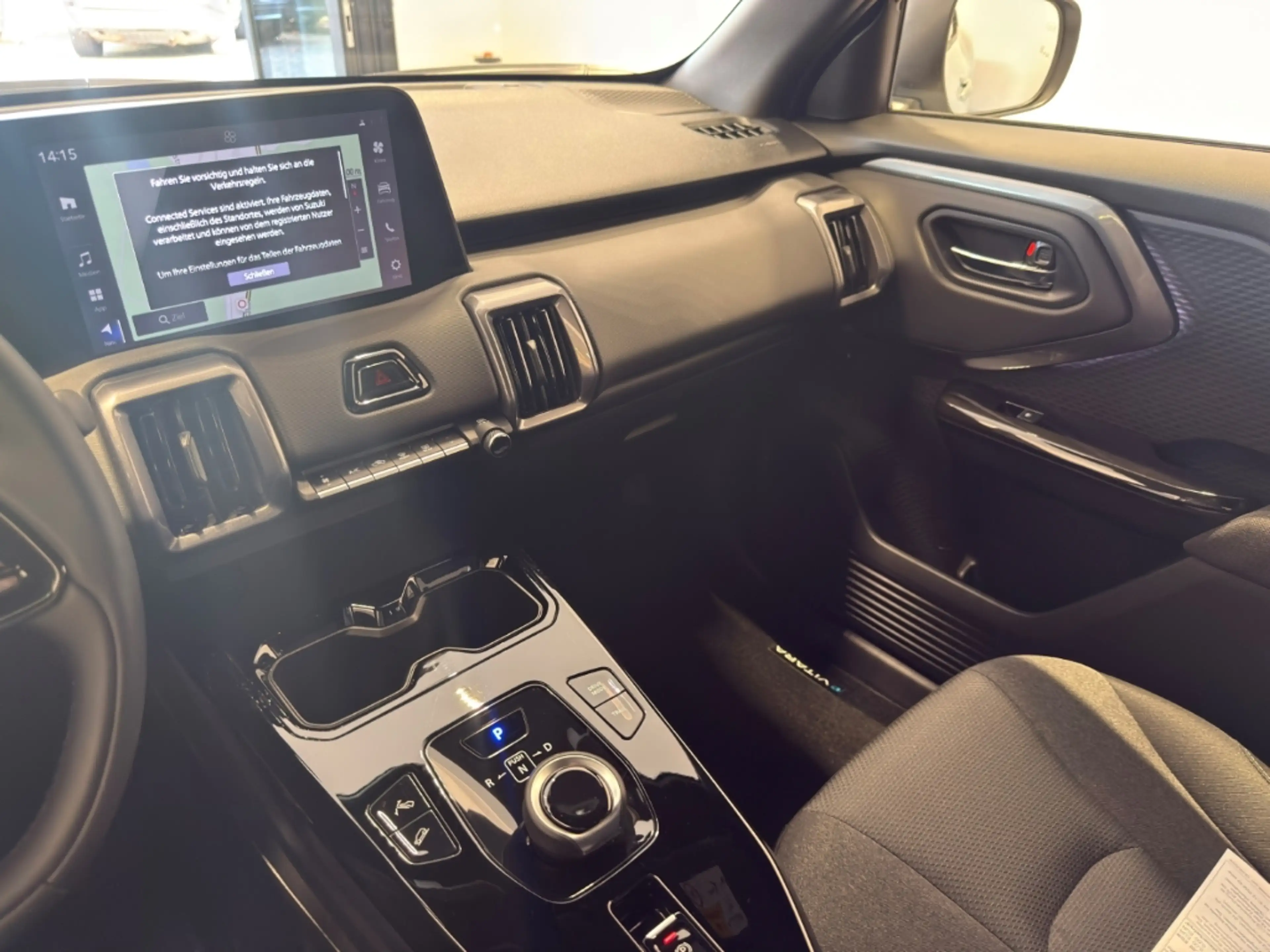 Suzuki Vitara 135 kW ALLGRIP-e COMFORT 18''LM PDC ACC — photo 15