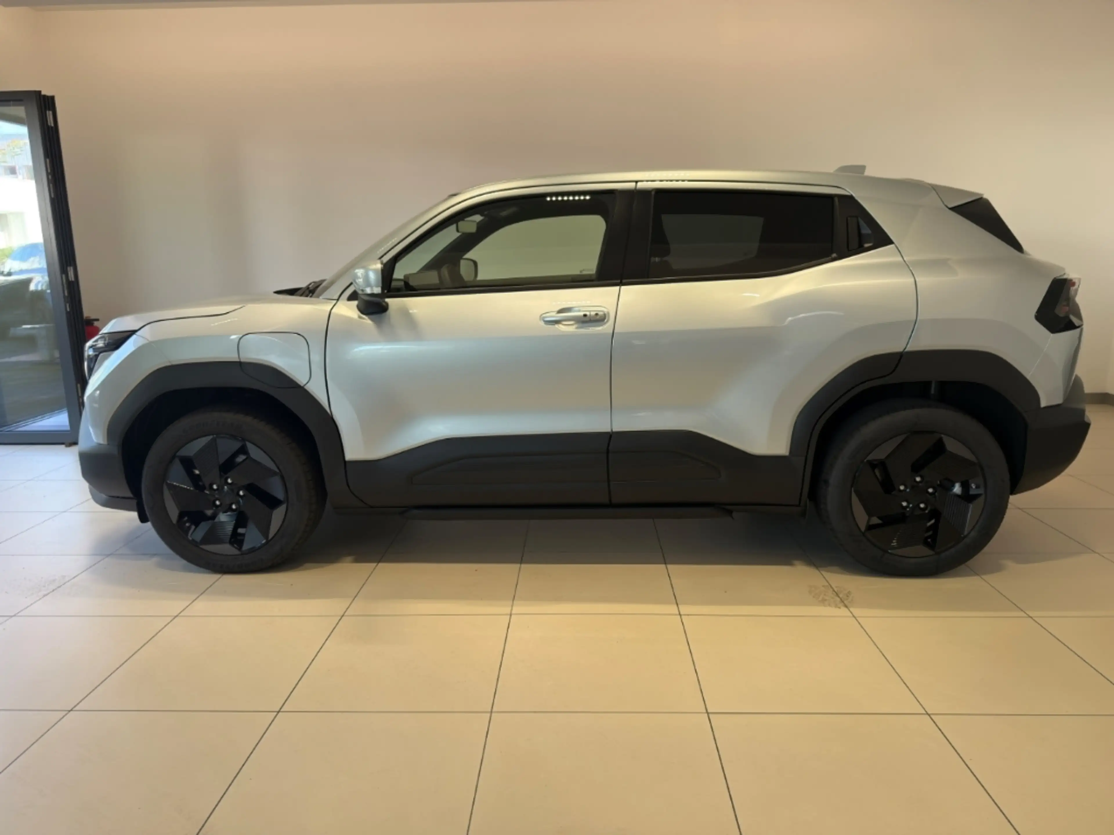 Suzuki Vitara 135 kW ALLGRIP-e COMFORT 18''LM PDC ACC — photo 4