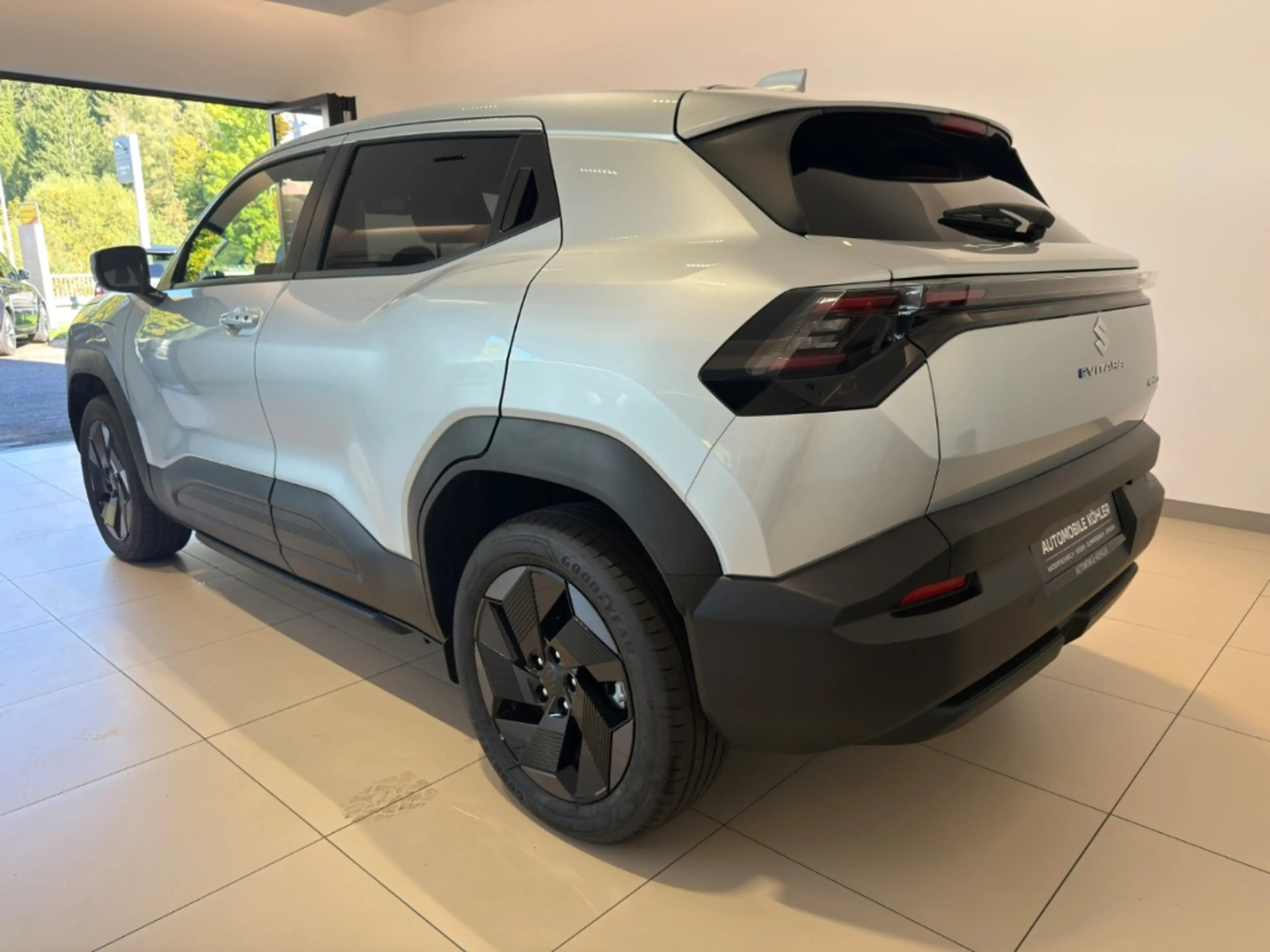 Suzuki Vitara 135 kW ALLGRIP-e COMFORT 18''LM PDC ACC — photo 5