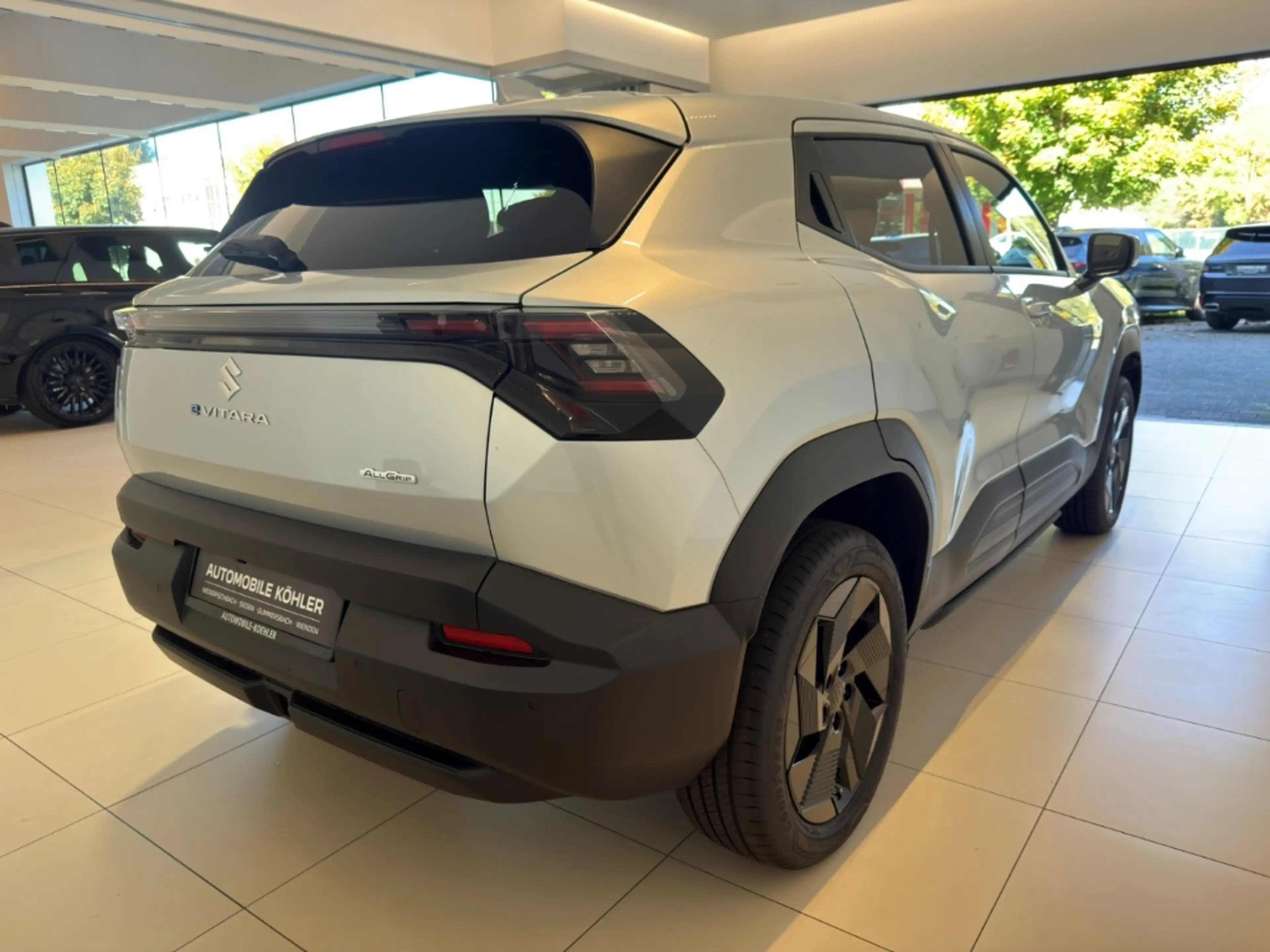 Suzuki Vitara 135 kW ALLGRIP-e COMFORT 18''LM PDC ACC — photo 6