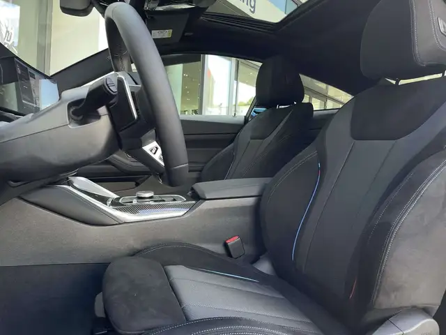 BMW M view 8