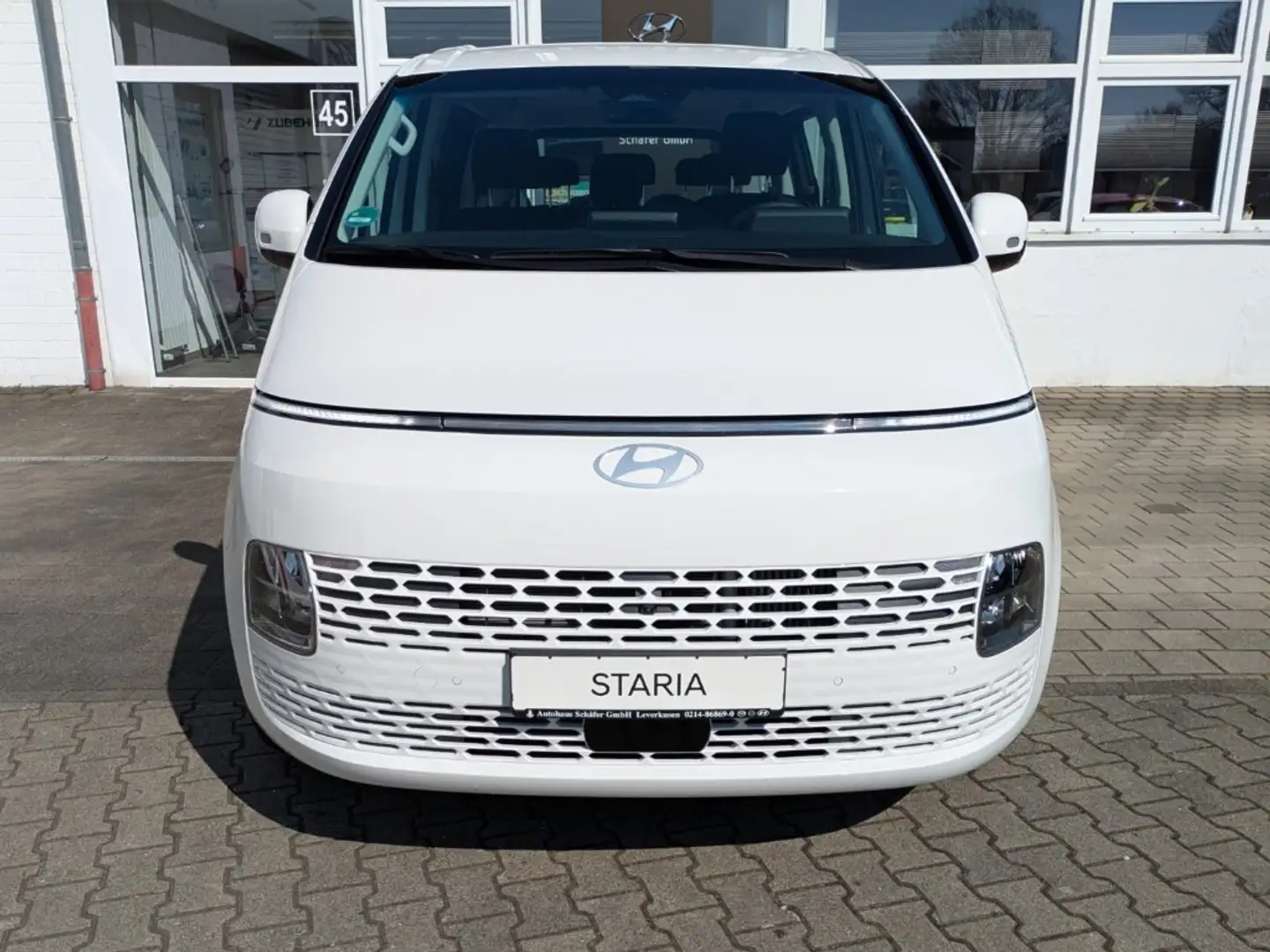 Hyundai STARIA HEV (MY25) TREND 1.6 T-GDI 6-AT 18''-Alu Park-P Ea Weiß - 2