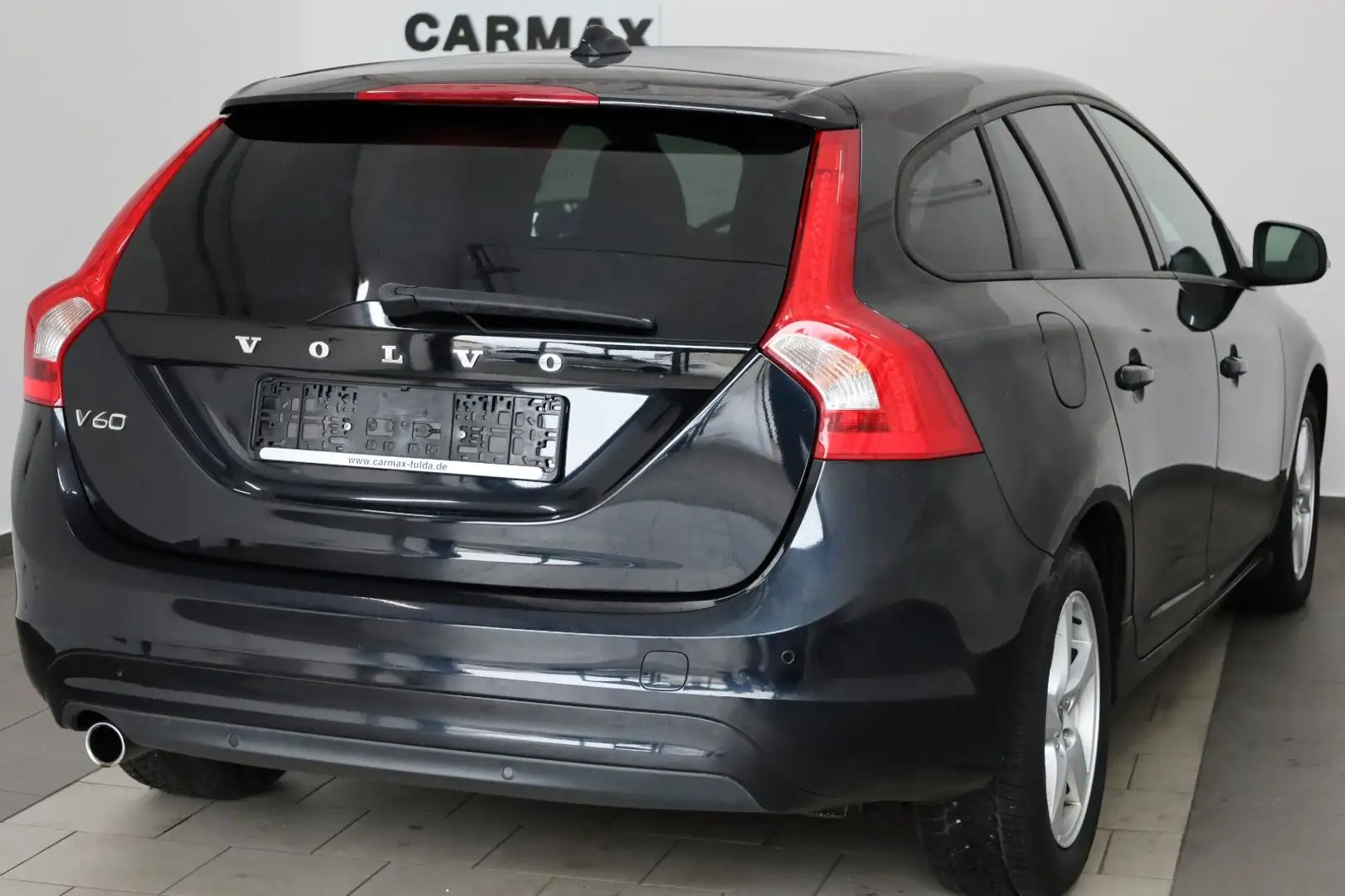 Volvo V60 Kombi Business Edition Xenon,Navi,Harman/K, Nero - 2