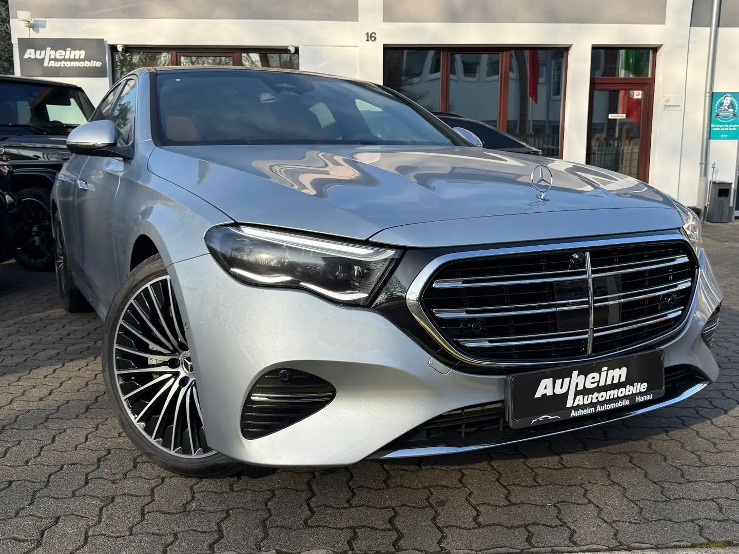 Mercedes-Benz E 200 Exclusive Premium Plus*MY25 Grau - 1