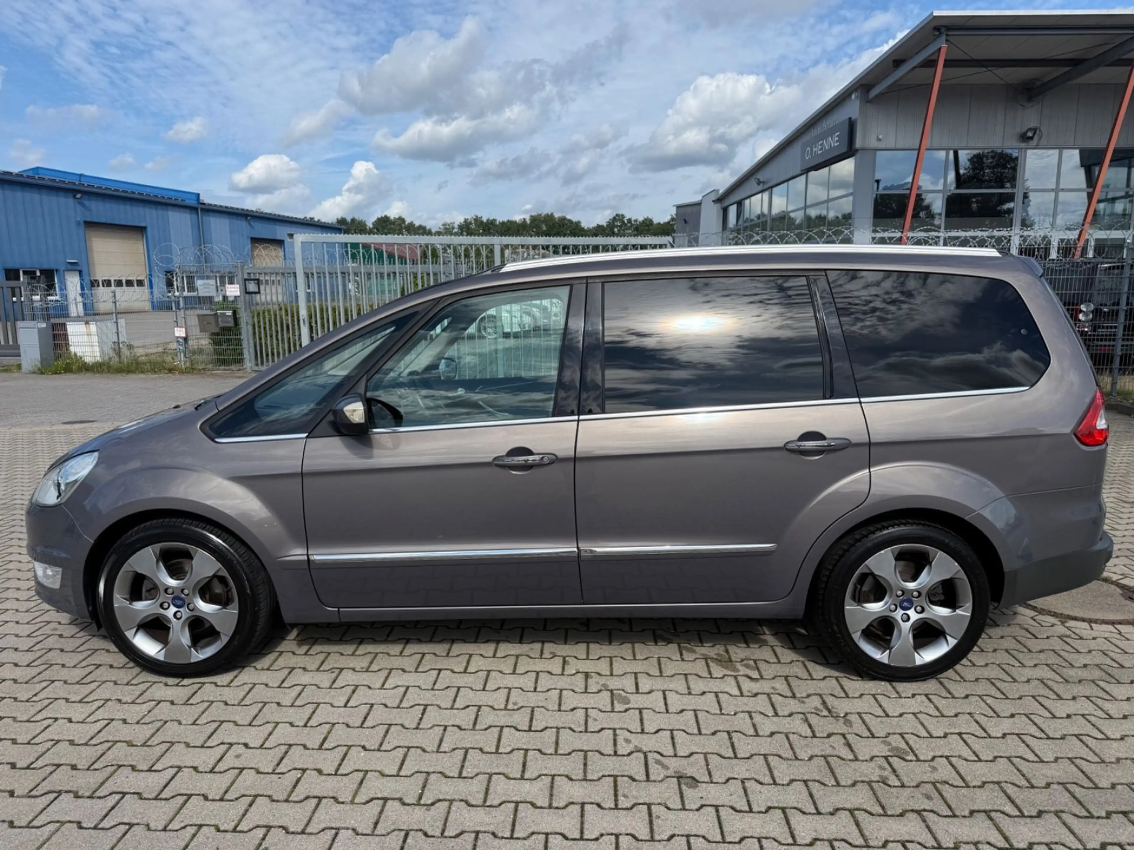 Ford Galaxy Titanium 7 Sitzer / Autom. !!! — photo 11
