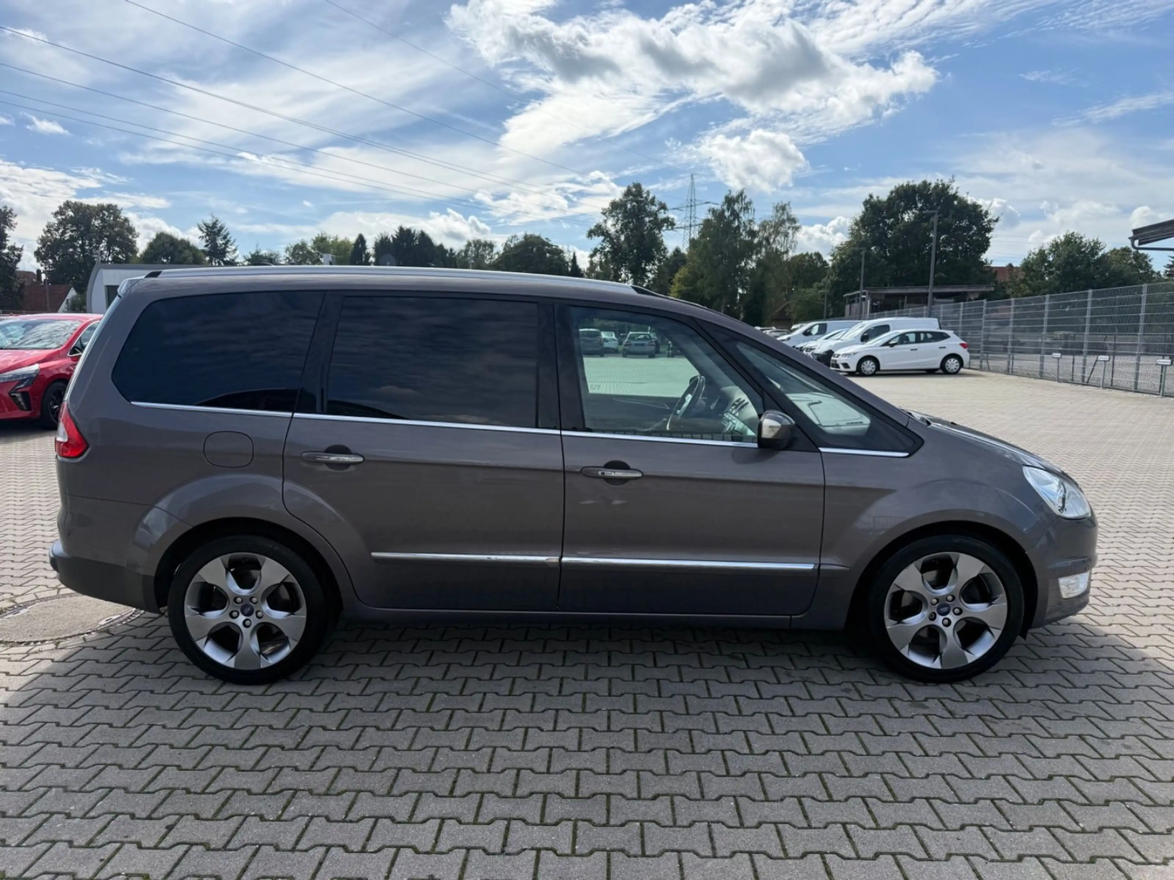 Ford Galaxy Titanium 7 Sitzer / Autom. !!! — photo 7
