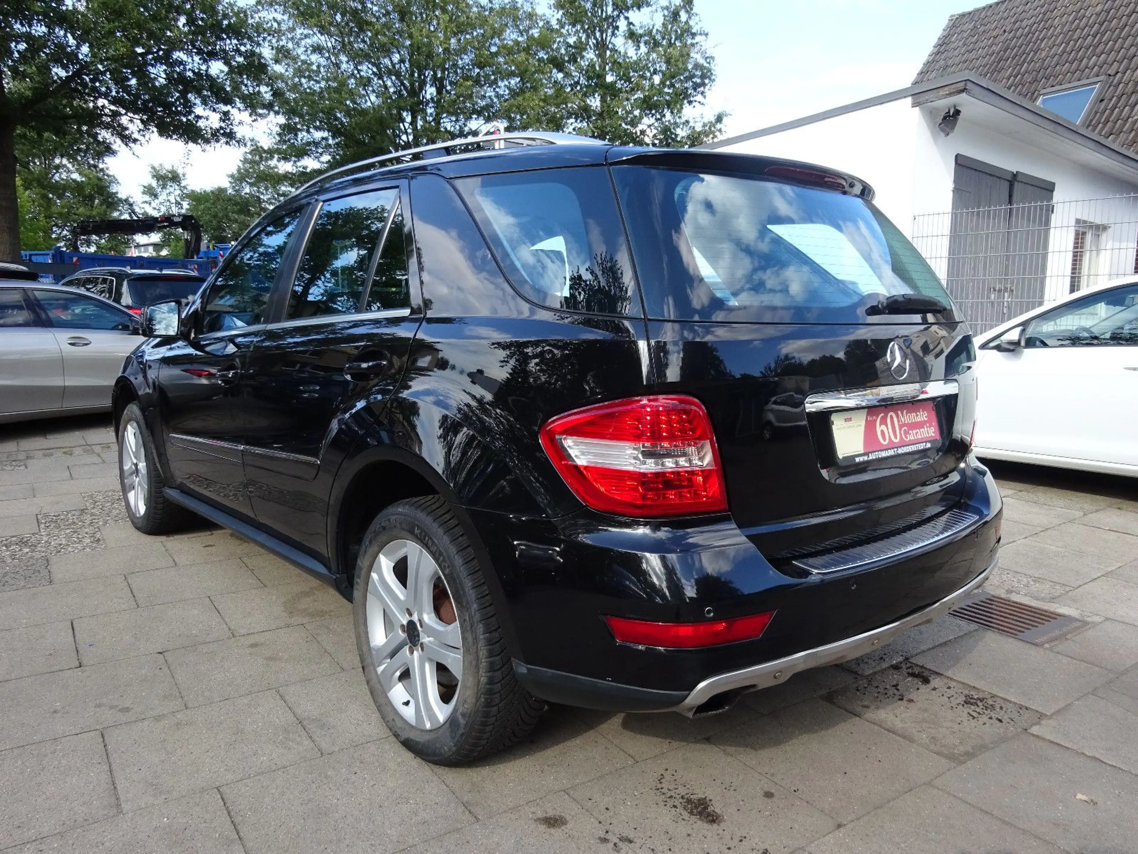 Mercedes-Benz ML 300 CDI BlueEfficiency /Leder/SHZ/AHK/Klimaau — photo 6
