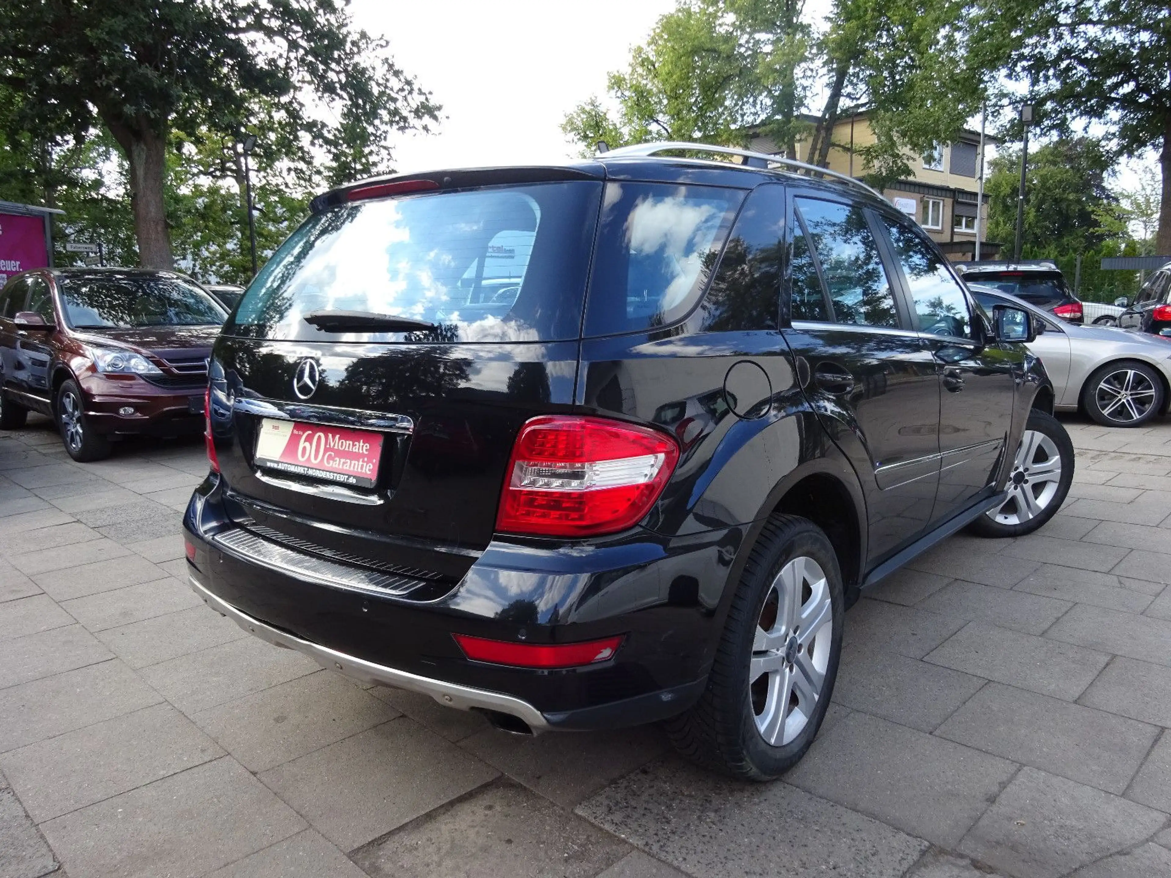 Mercedes-Benz ML 300 CDI BlueEfficiency /Leder/SHZ/AHK/Klimaau — photo 9
