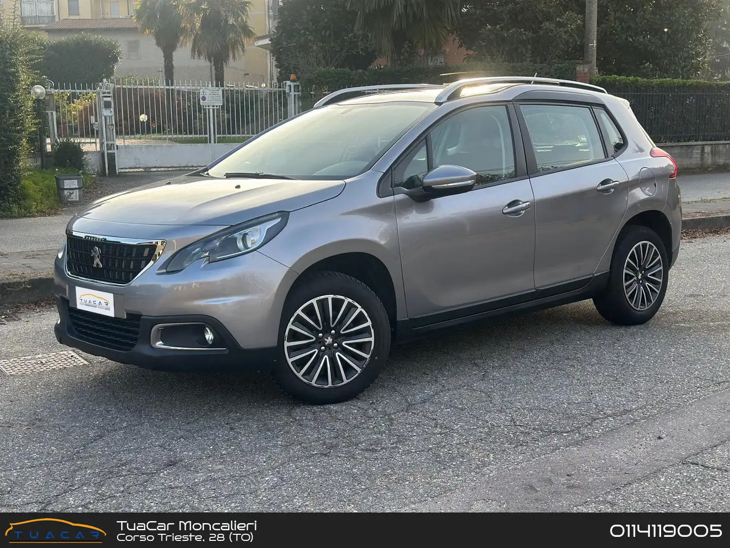 Peugeot 2008 Allure 1.2 PureTech 82 Grigio - 1
