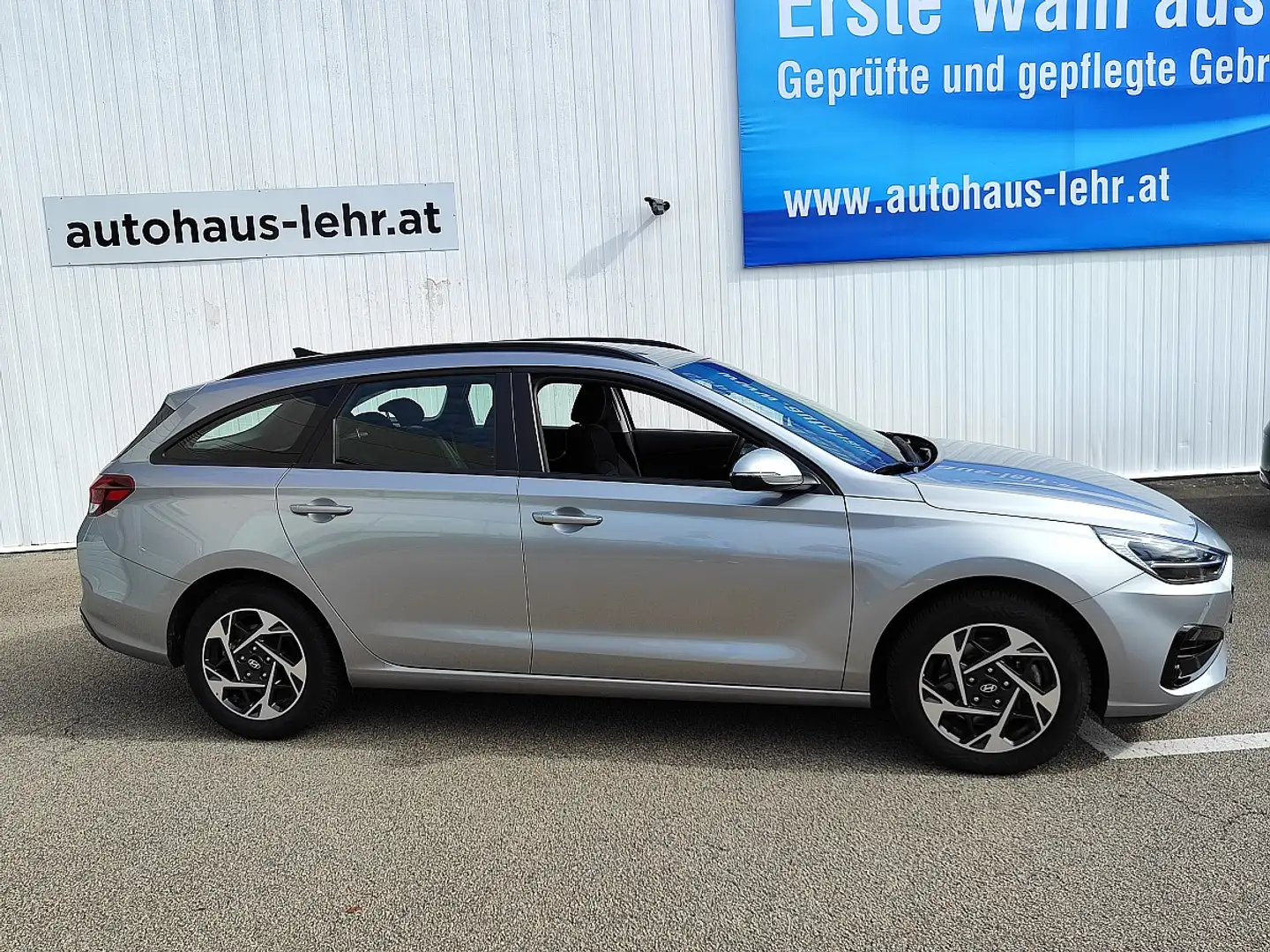 Hyundai i30 Kombi 1,5 DPI Go! Silber - 2