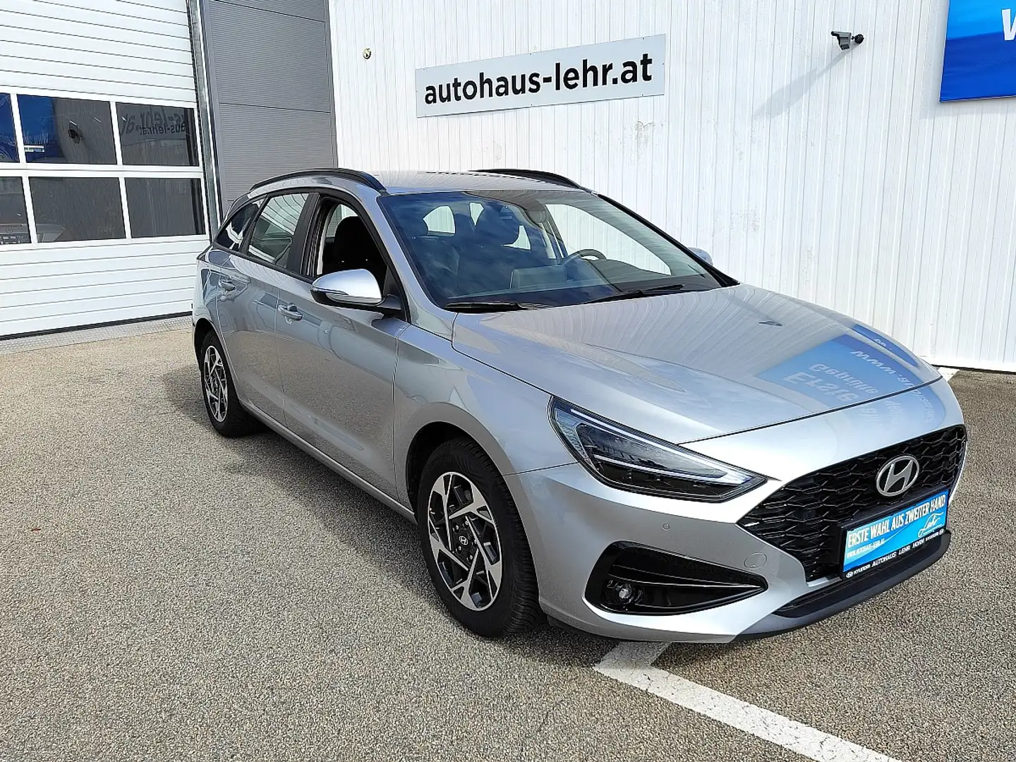 Hyundai i30 Kombi 1,5 DPI Go! Silber - 1