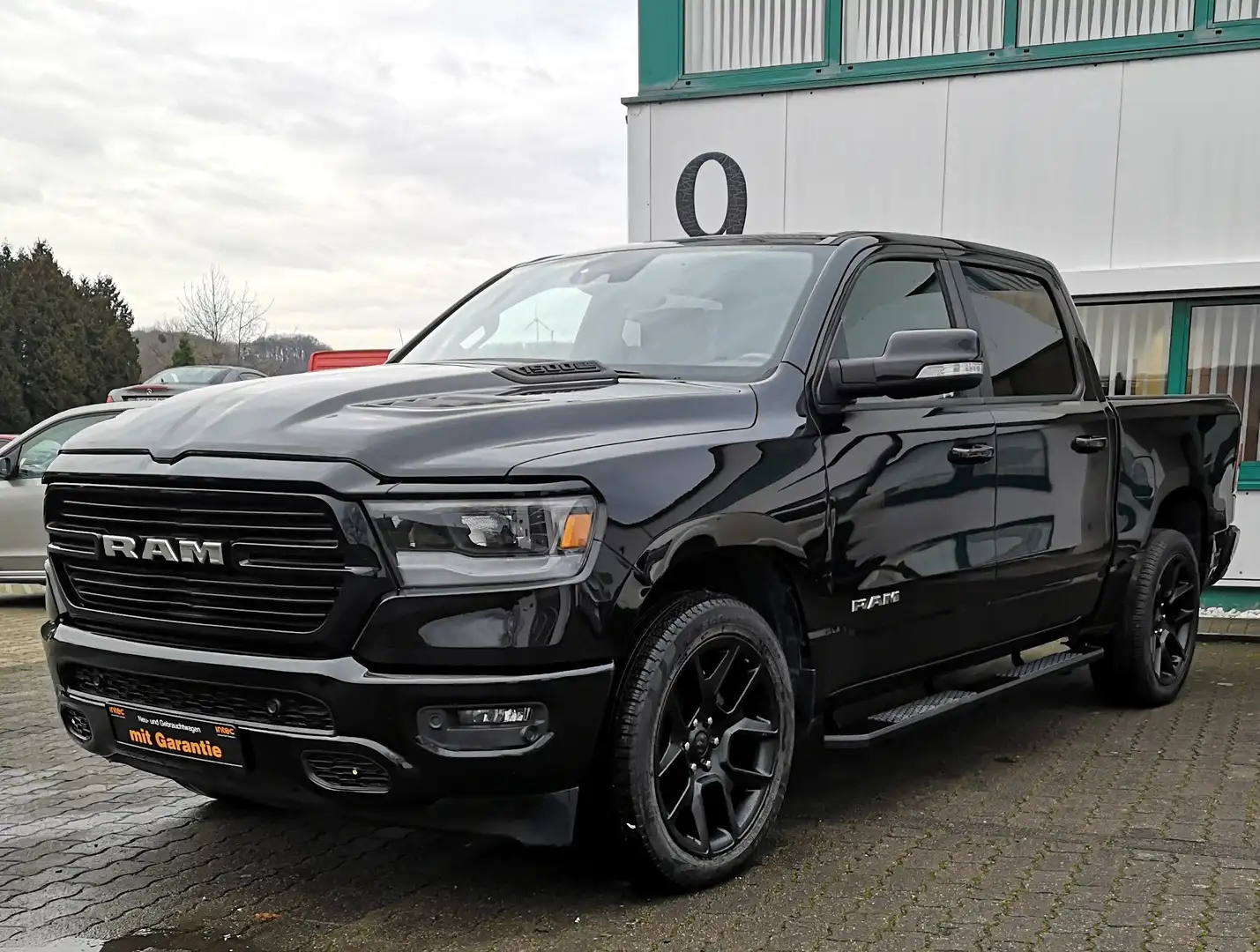 Dodge RAM 1500 Laramie 5.7l V8 4x4 Crew Cab Noir - 2