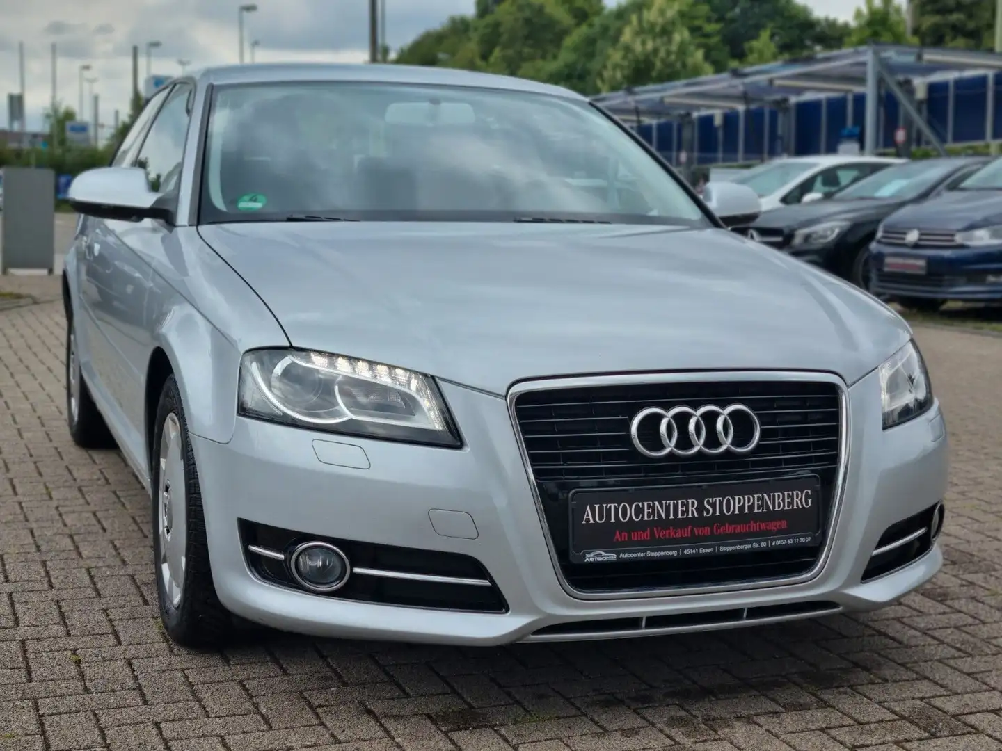 Audi A3 1.6 TDI Attraction/Navi/LED/PDC/Garantie/1.Hd Plateado - 1