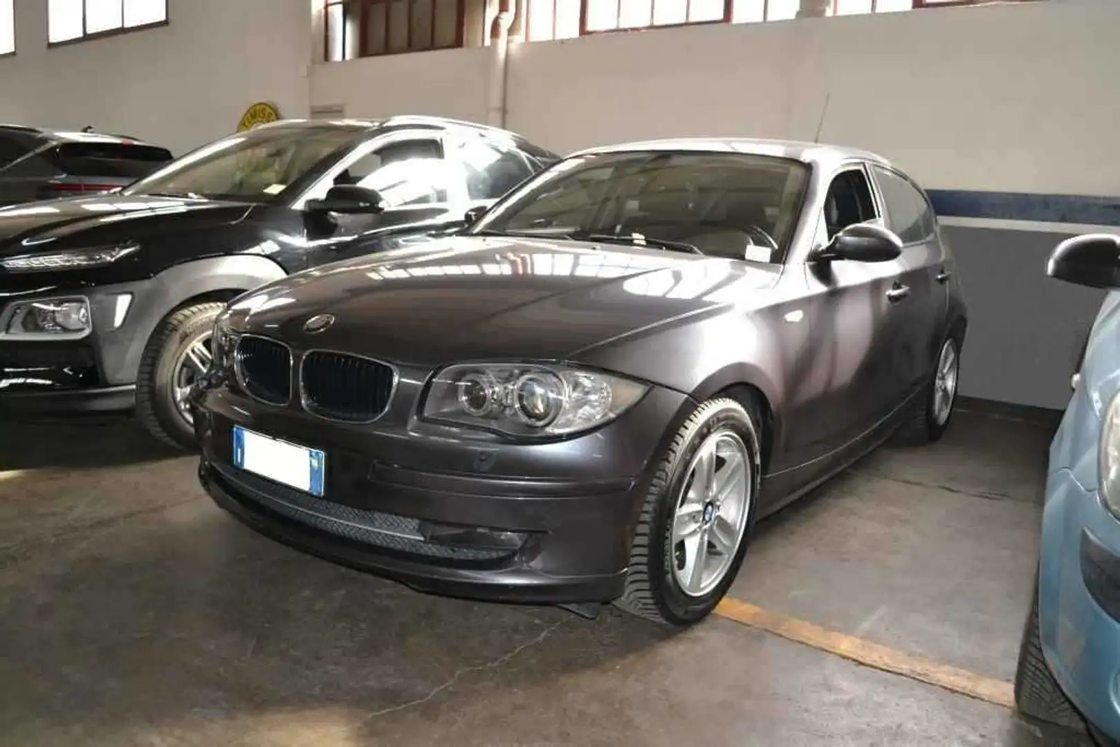 BMW 118 i cat 5 porte Futura Grau - 1