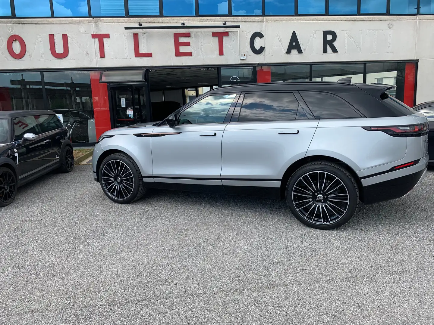 Land Rover Range Rover Velar 2.0d i4 R-Dynamic 240cv auto my19 Grijs - 1