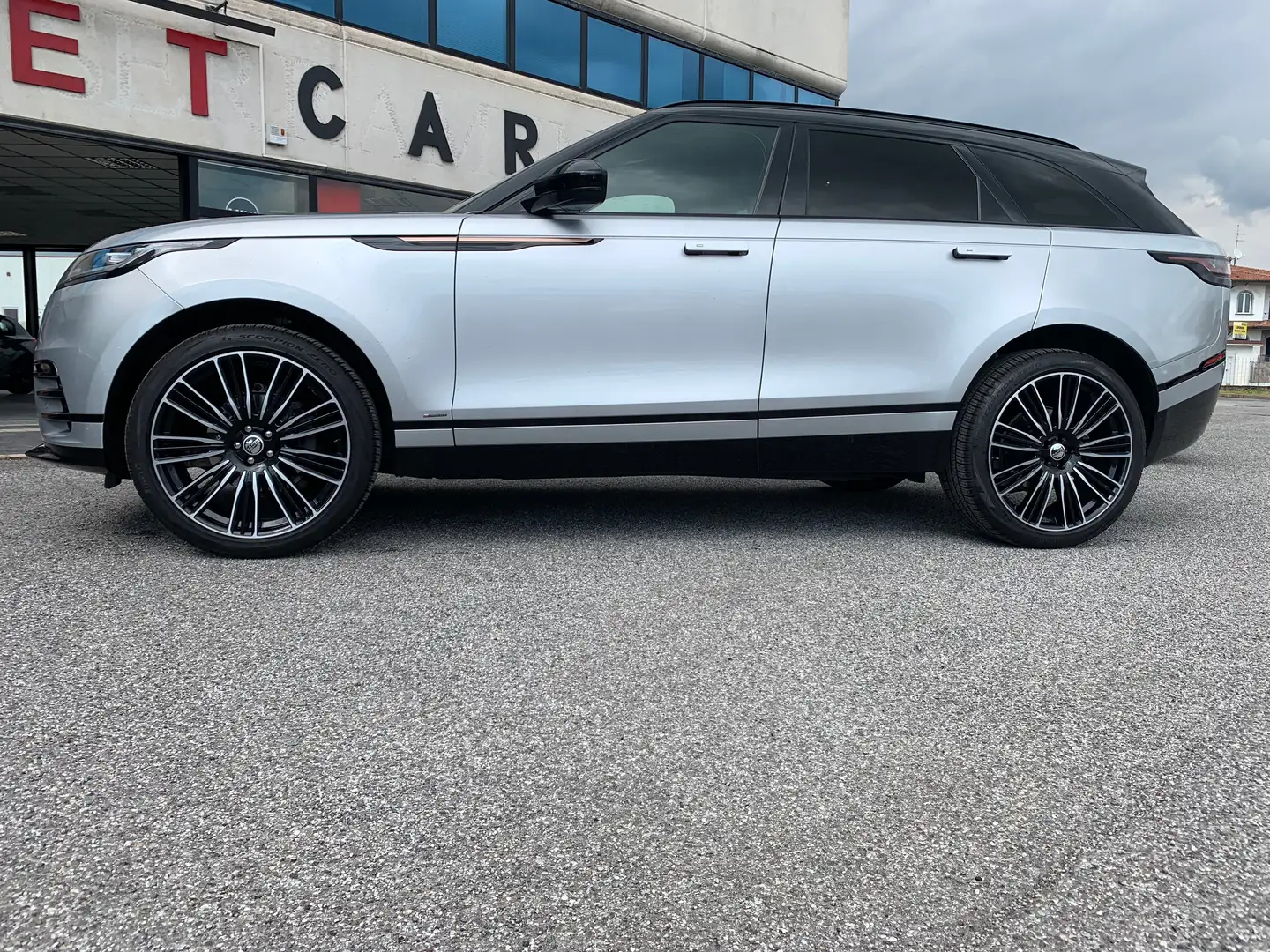 Land Rover Range Rover Velar 2.0d i4 R-Dynamic 240cv auto my19 Grijs - 2